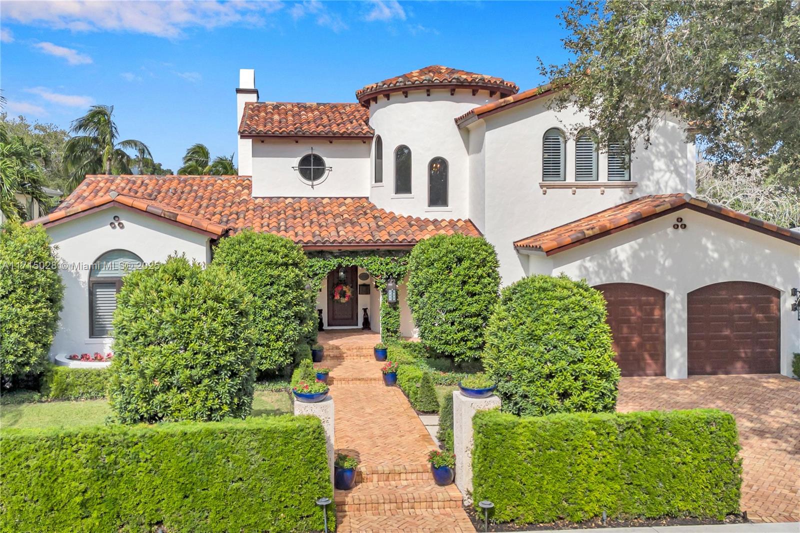 RIO VISTA ISLES - Residential