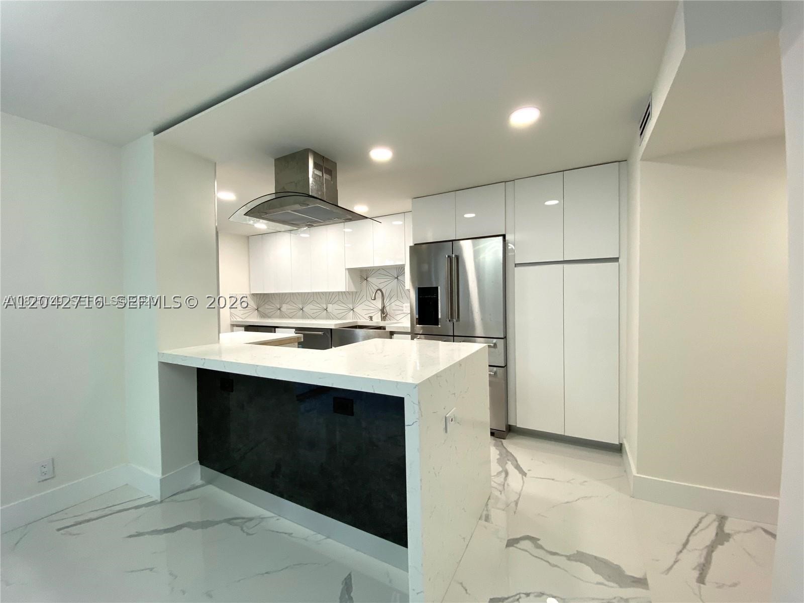 PLAZA SOUTH CONDO - Residential