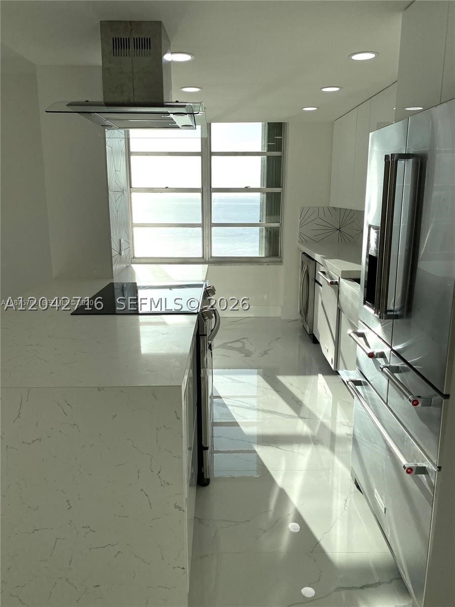 PLAZA SOUTH CONDO - Residential