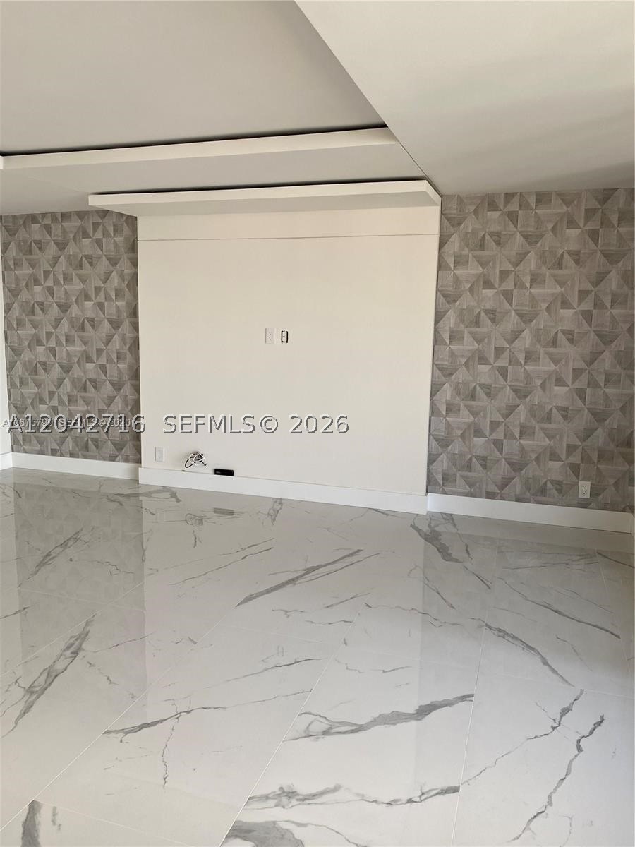 PLAZA SOUTH CONDO - Residential