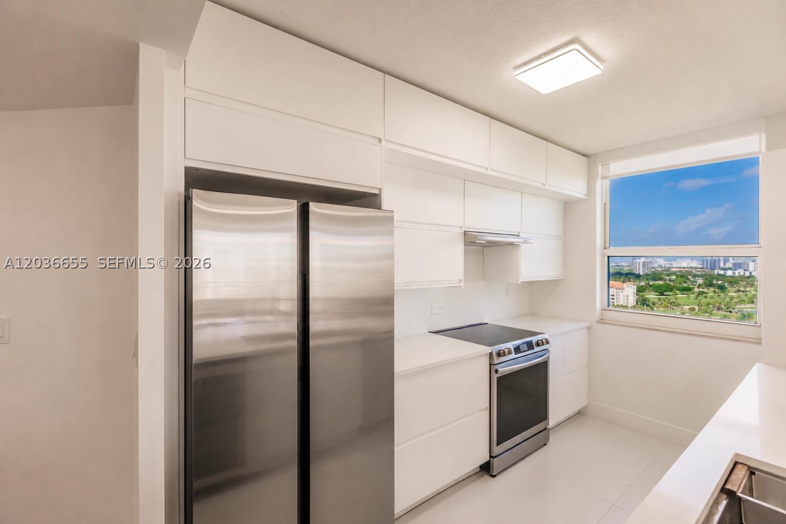 TURNBERRY ON THE GREEN CON - Residential