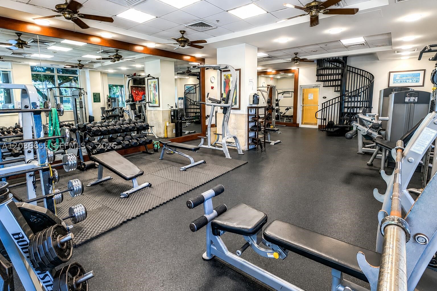 TURNBERRY ON THE GREEN CON - Residential