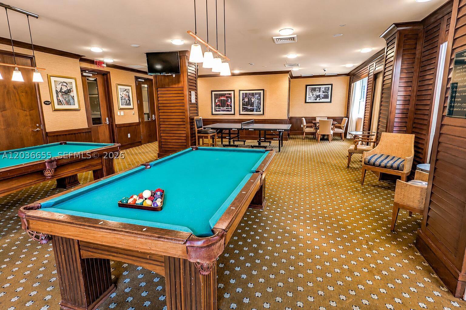 TURNBERRY ON THE GREEN CON - Residential