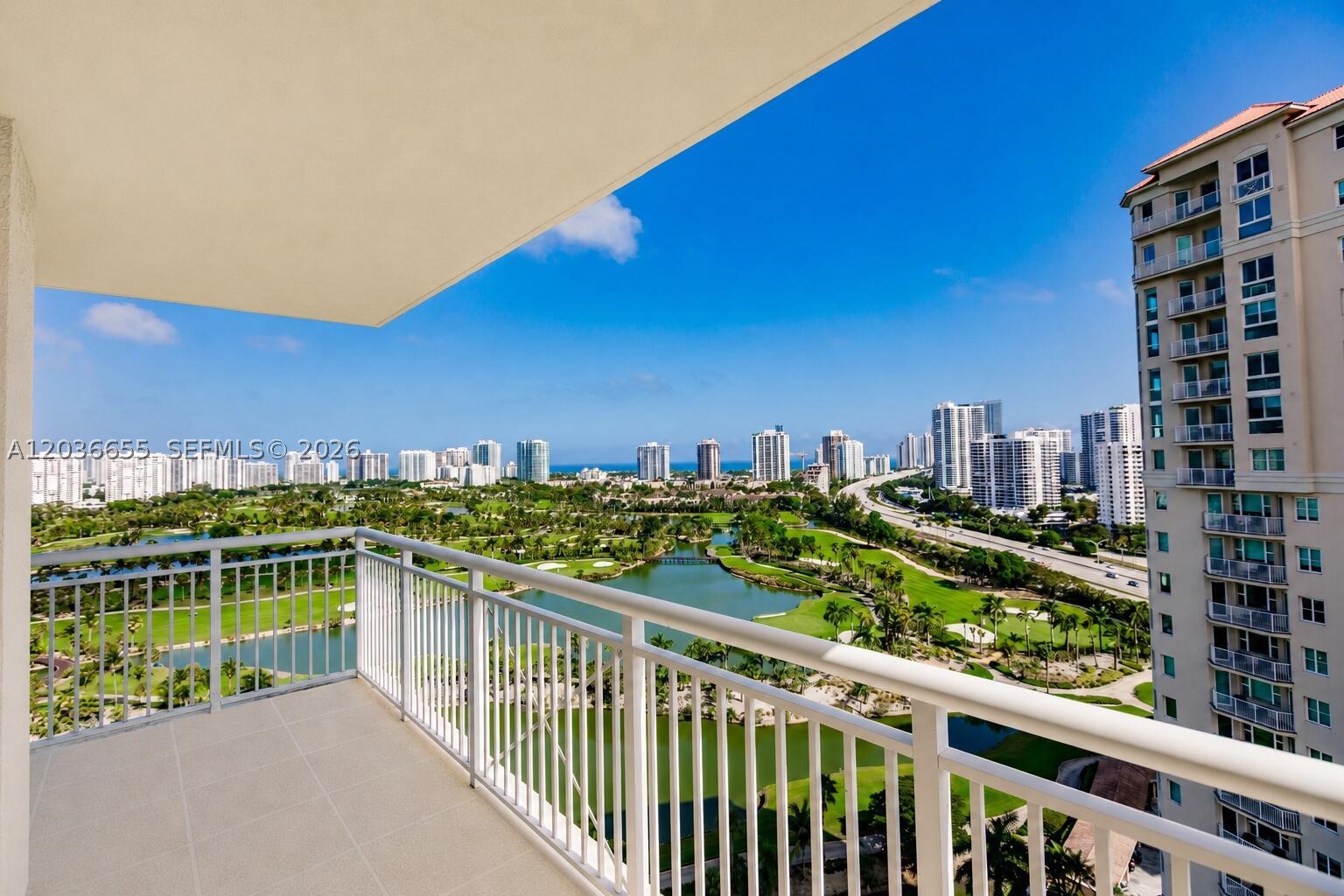 TURNBERRY ON THE GREEN CON - Residential