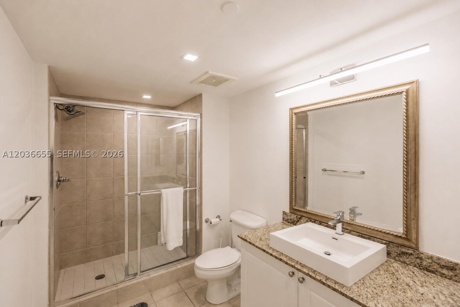 TURNBERRY ON THE GREEN CON - Residential