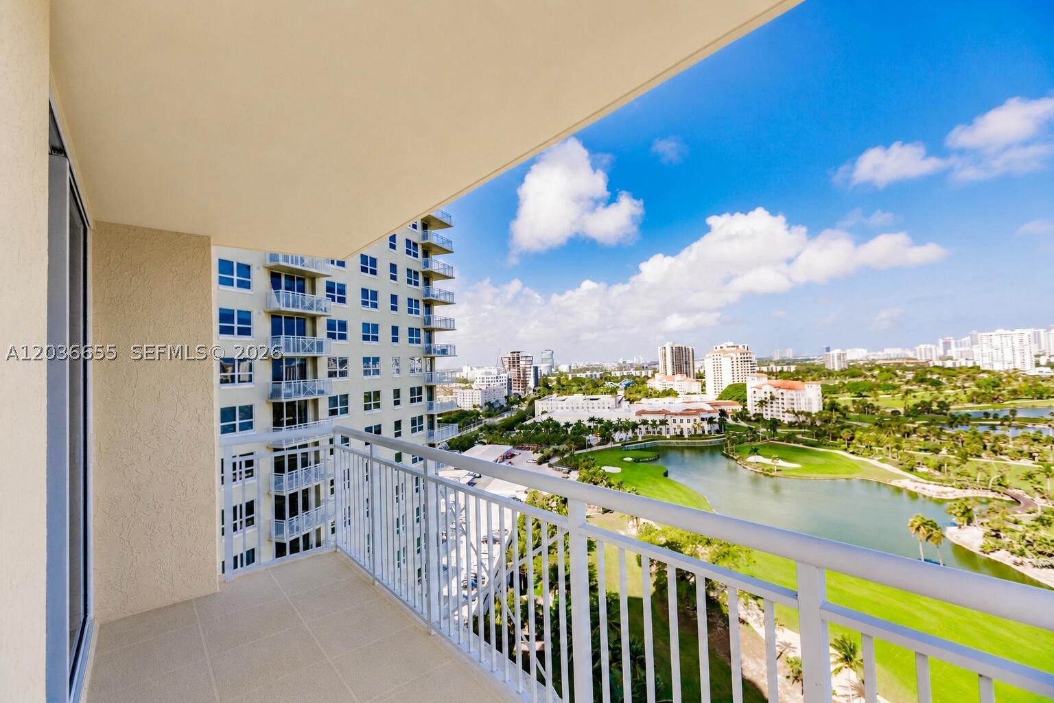 TURNBERRY ON THE GREEN CON - Residential
