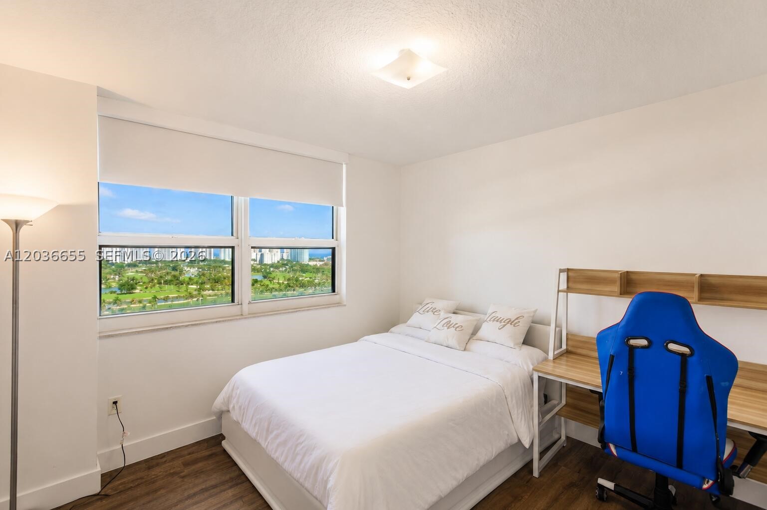 TURNBERRY ON THE GREEN CON - Residential