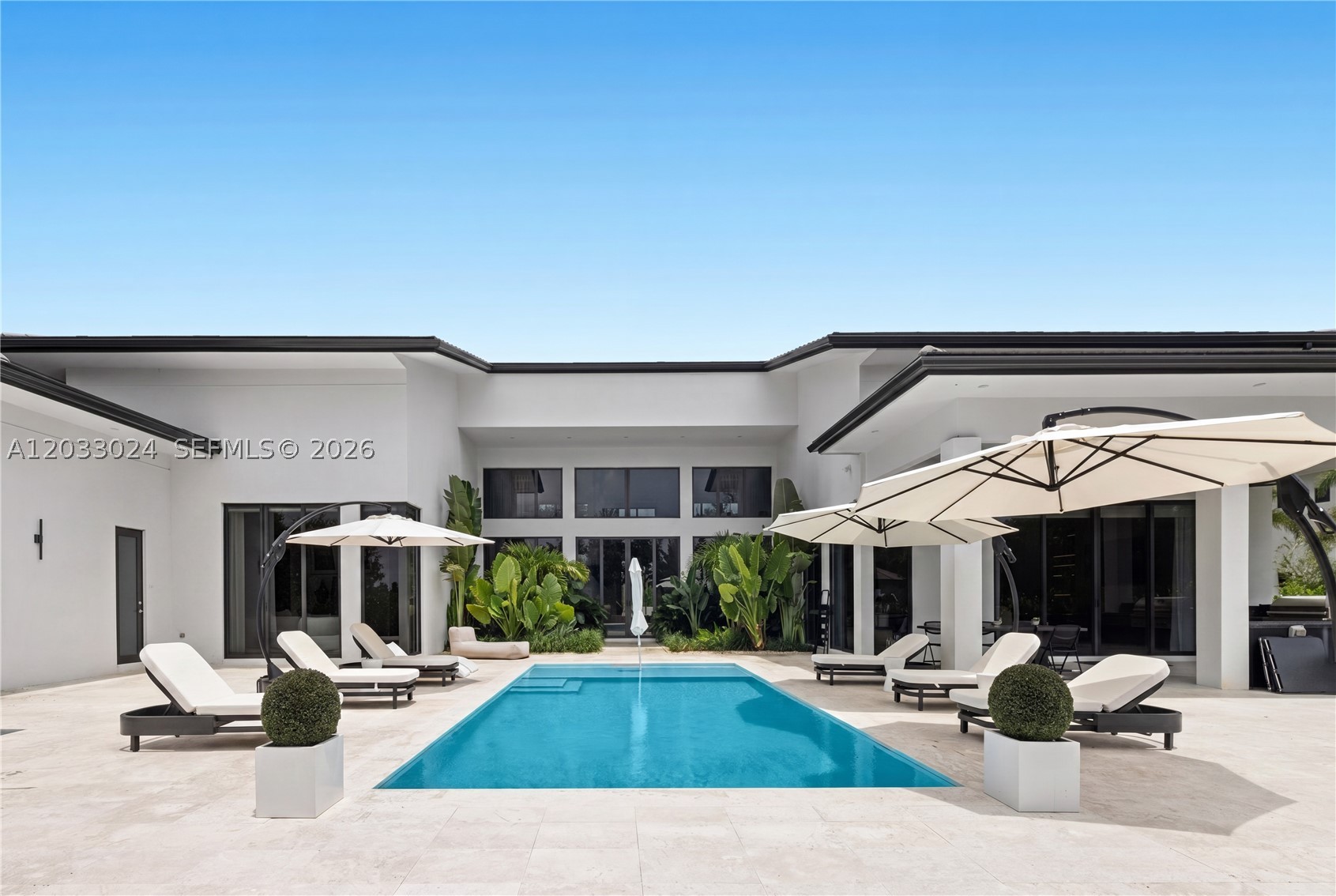 ZONA WEST - Residential