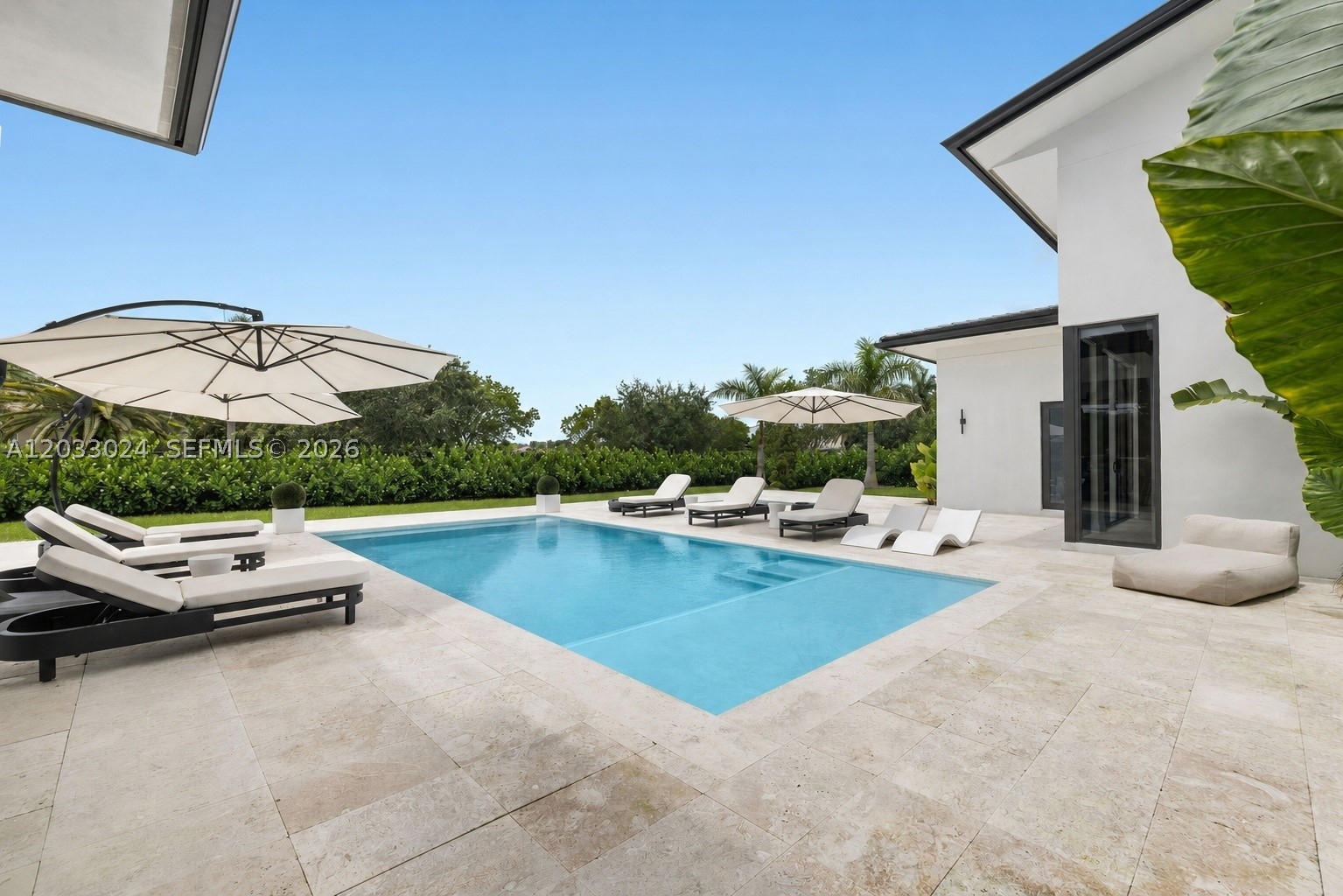 ZONA WEST - Residential