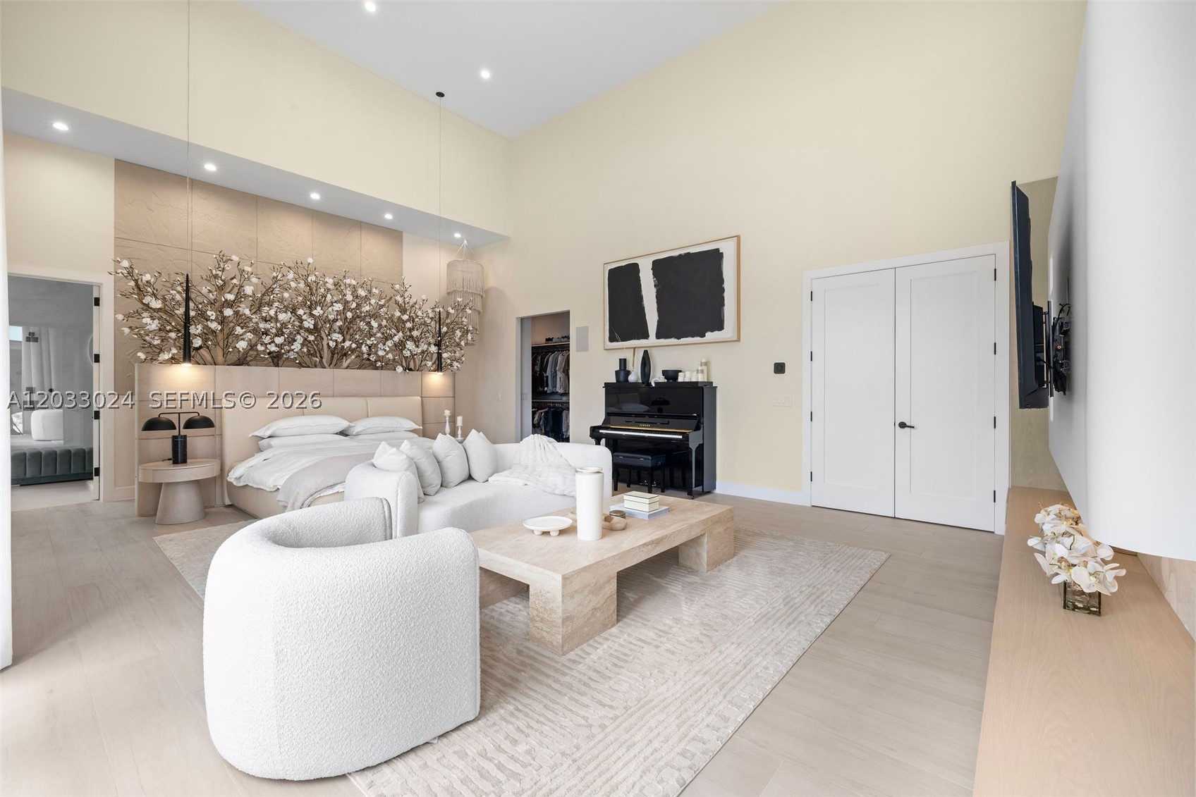 ZONA WEST - Residential
