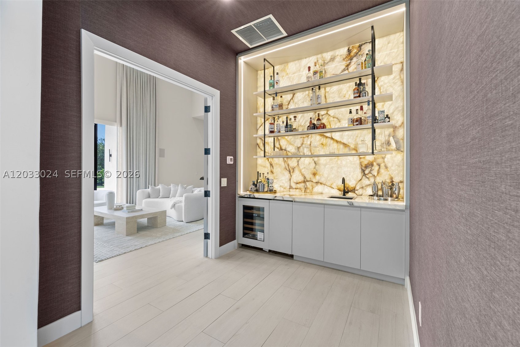 ZONA WEST - Residential