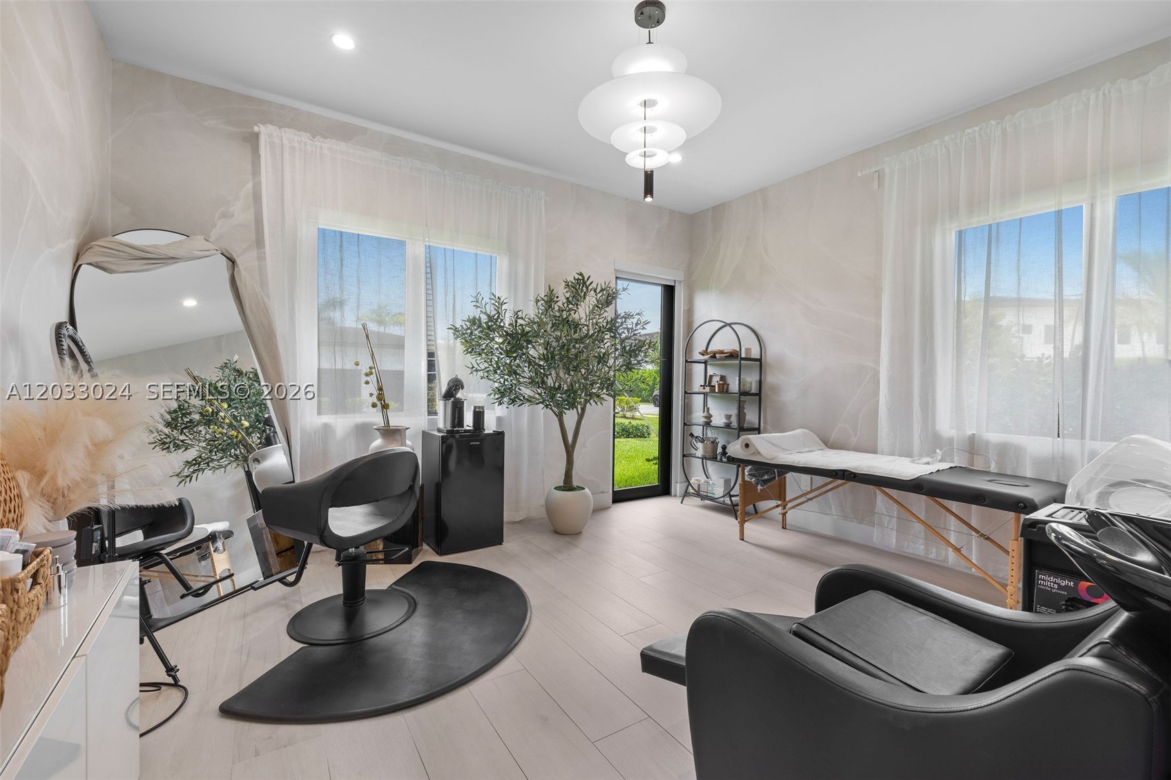ZONA WEST - Residential