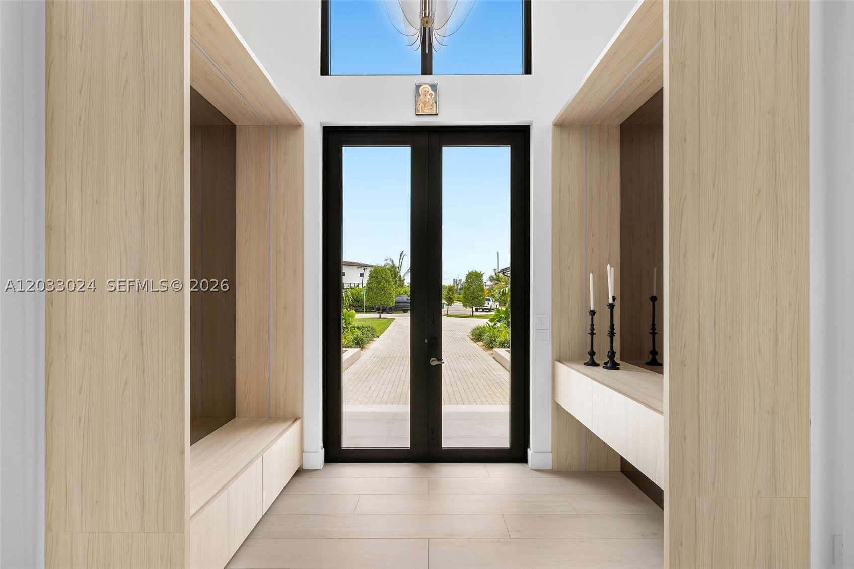 ZONA WEST - Residential