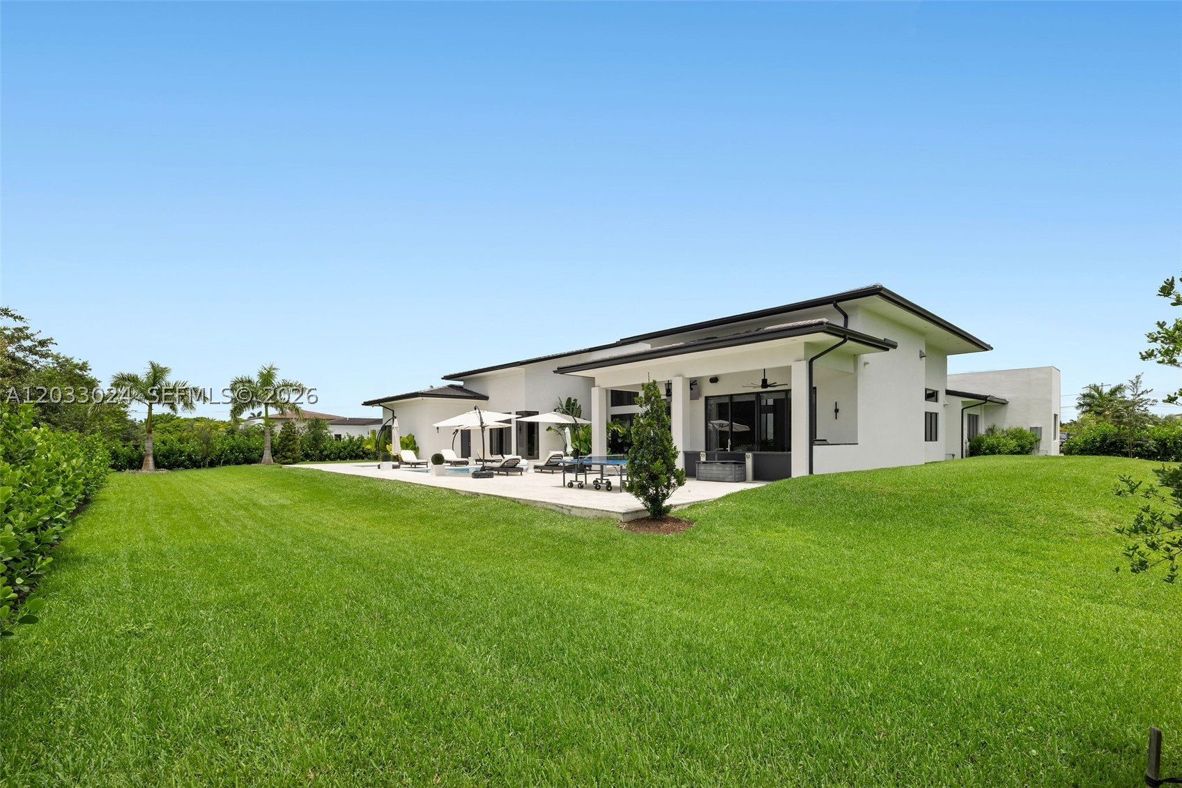 ZONA WEST - Residential