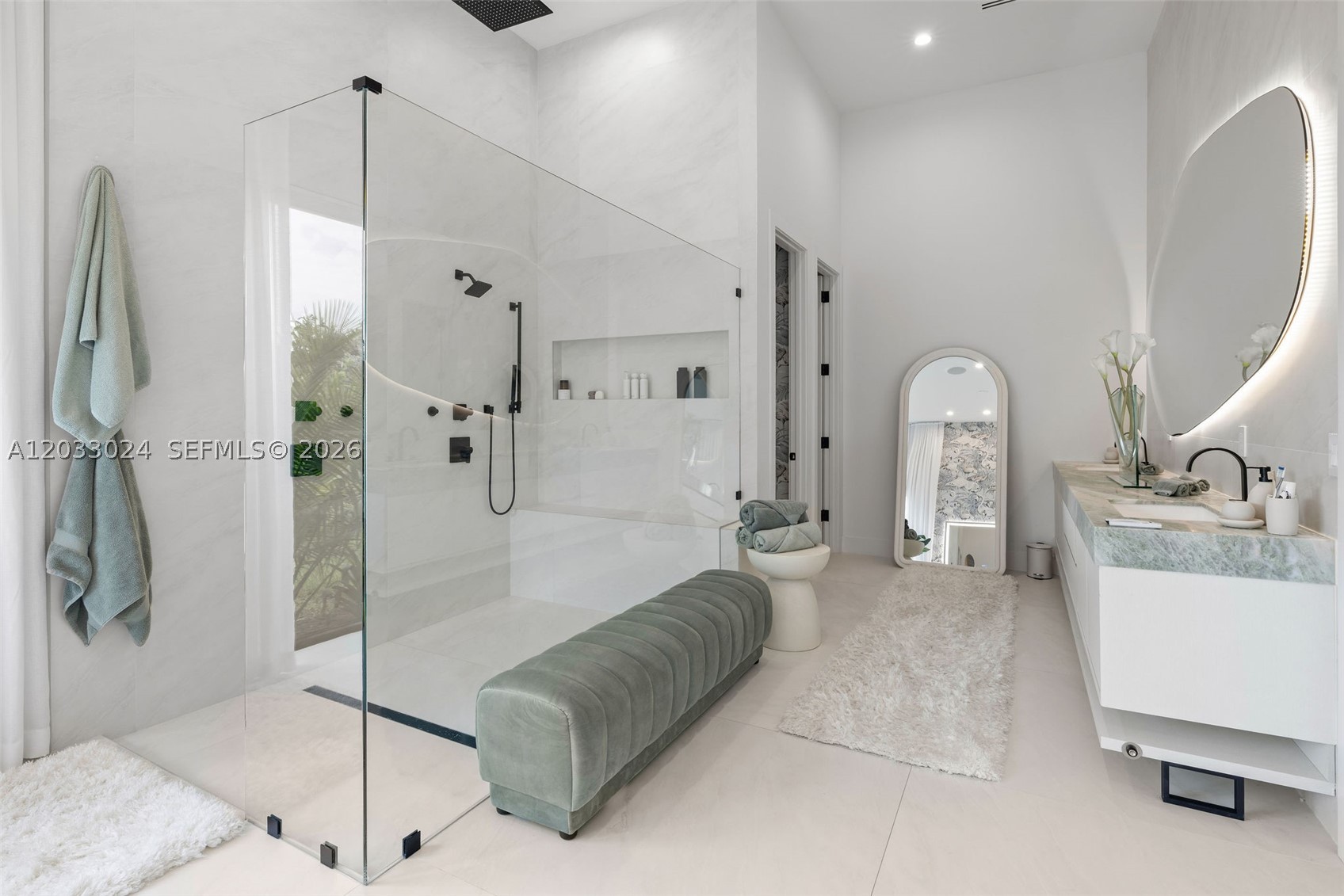 ZONA WEST - Residential