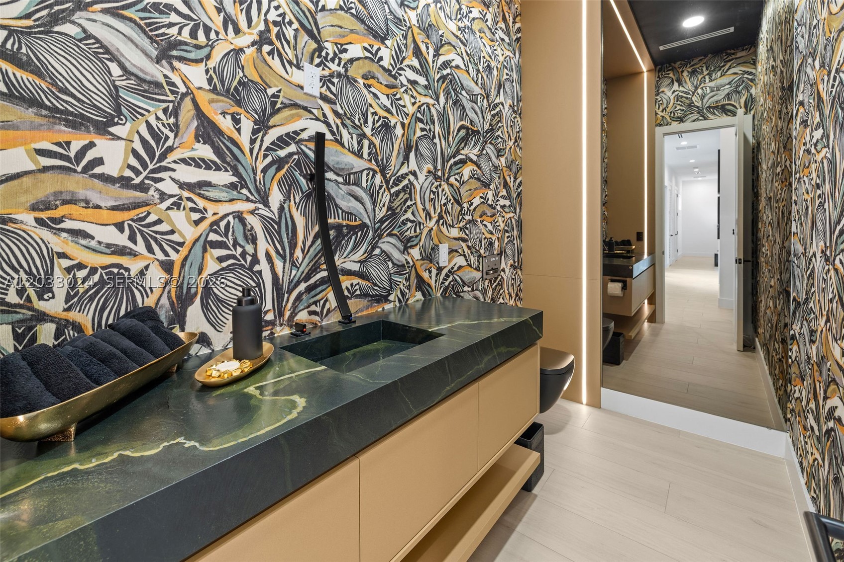 ZONA WEST - Residential