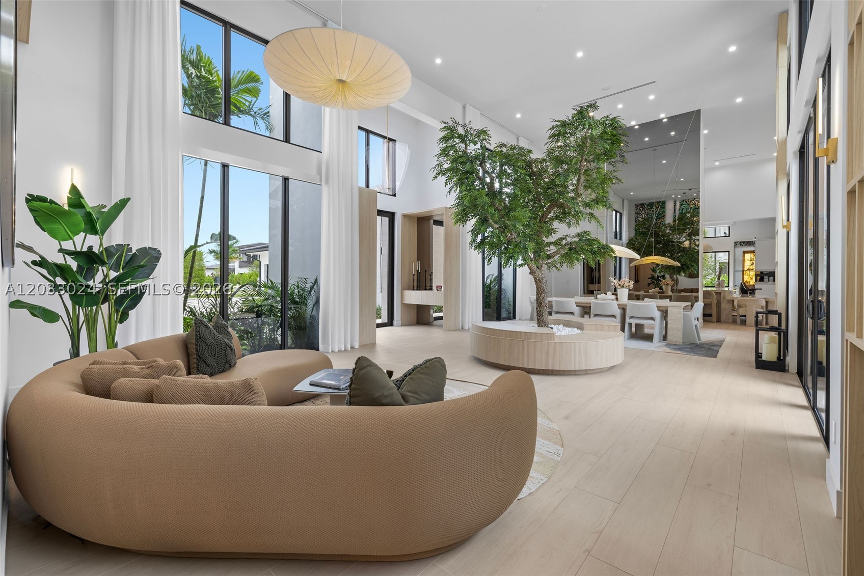 ZONA WEST - Residential