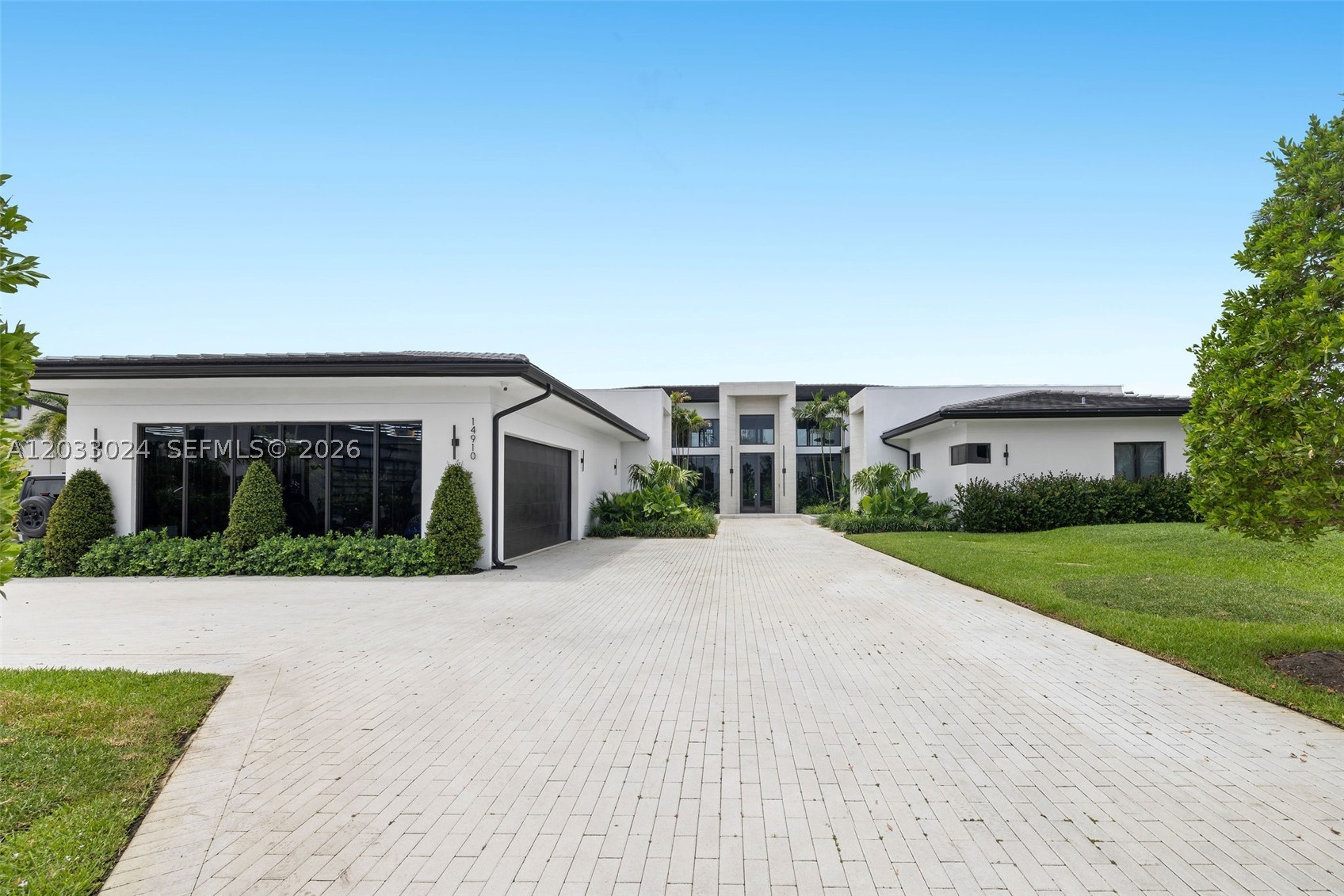 ZONA WEST - Residential