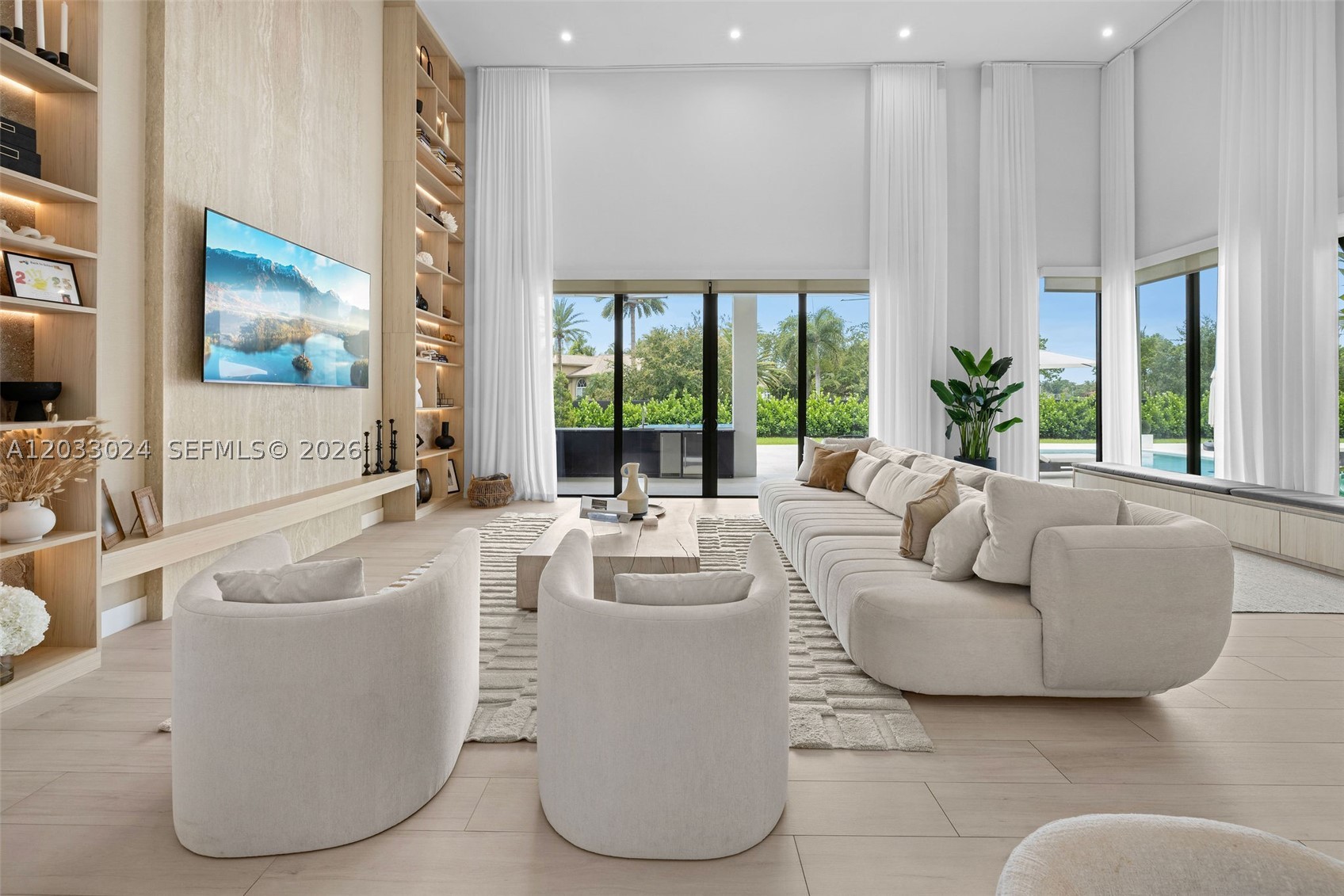 ZONA WEST - Residential