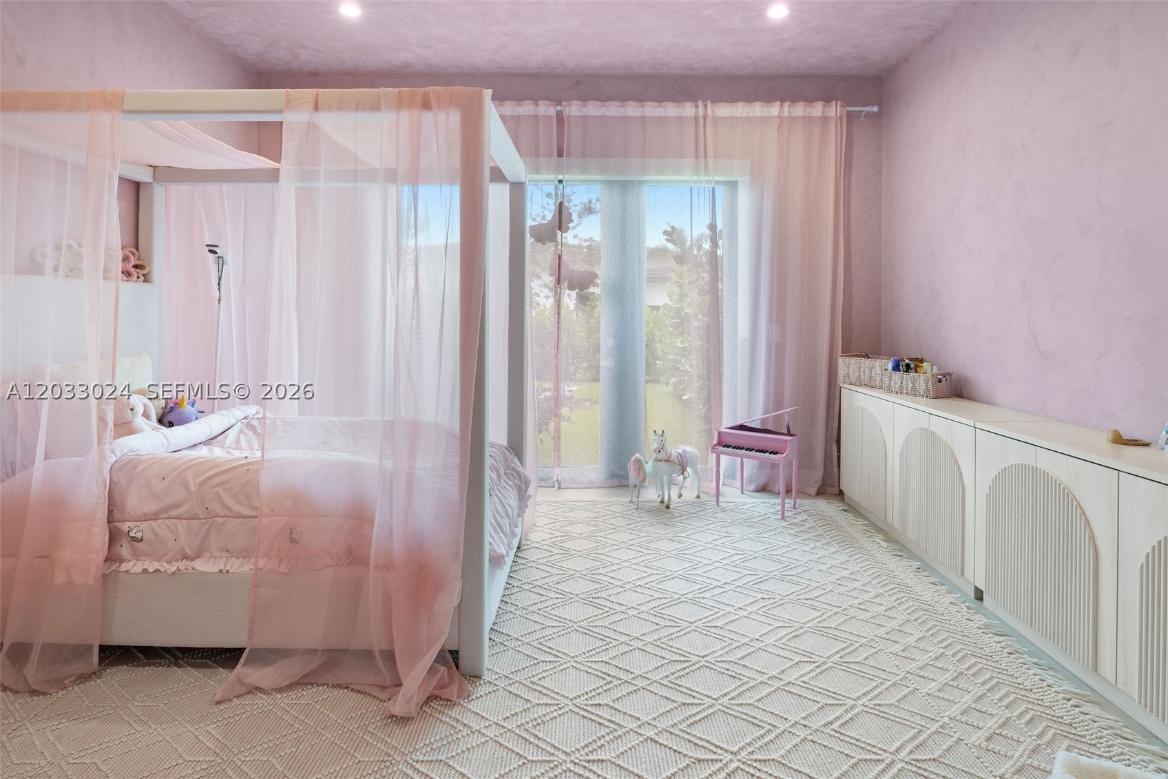 ZONA WEST - Residential