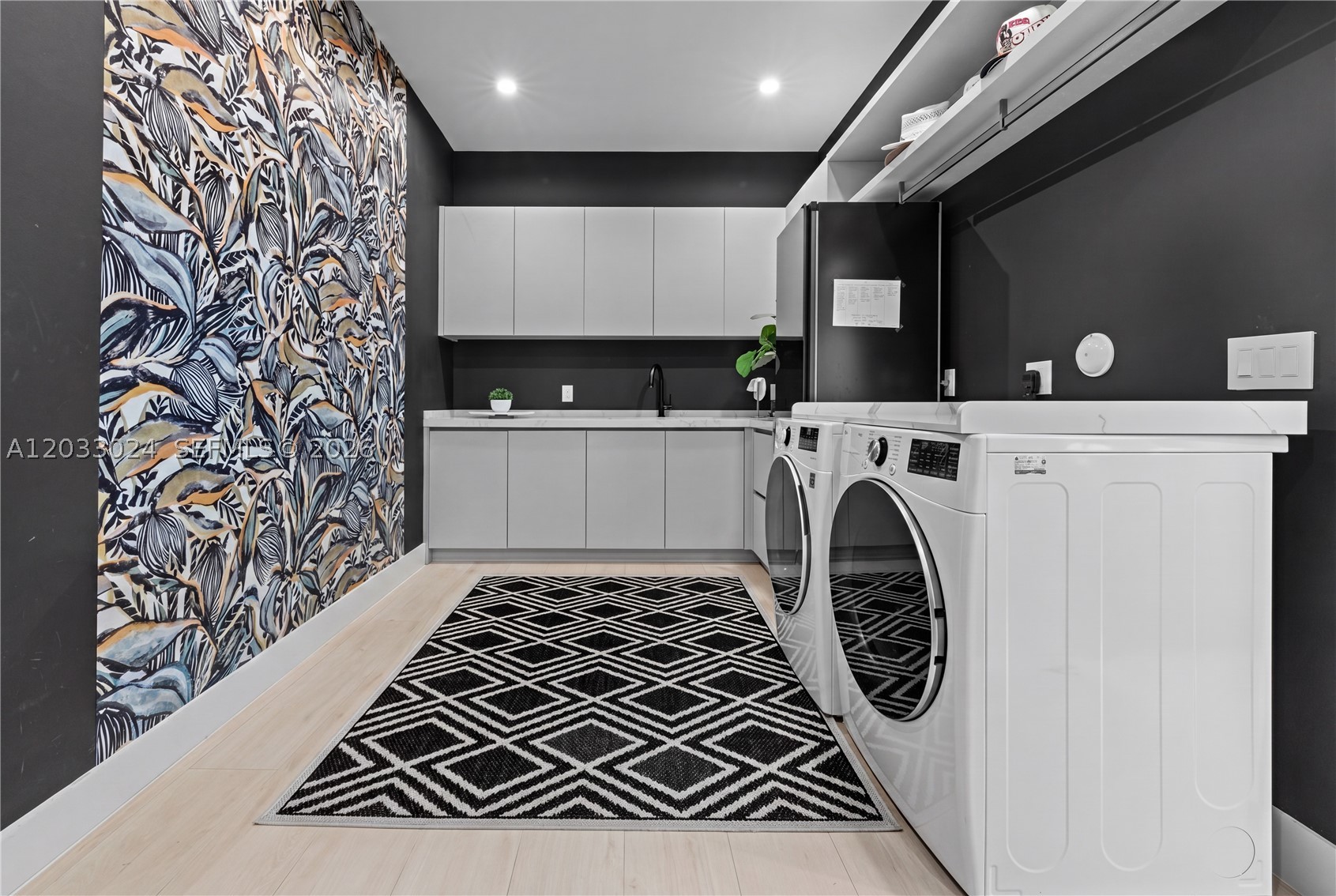 ZONA WEST - Residential