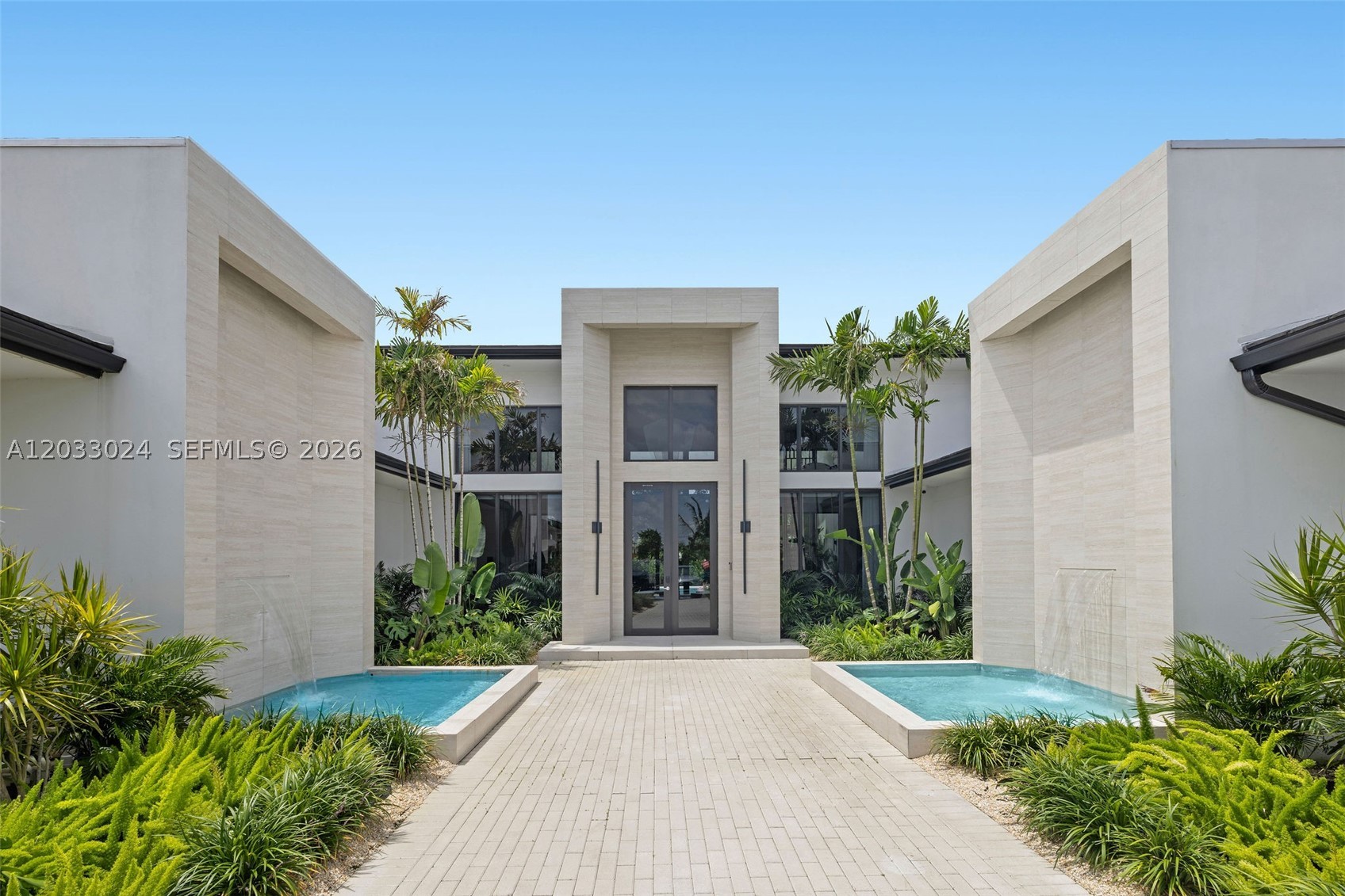 ZONA WEST - Residential