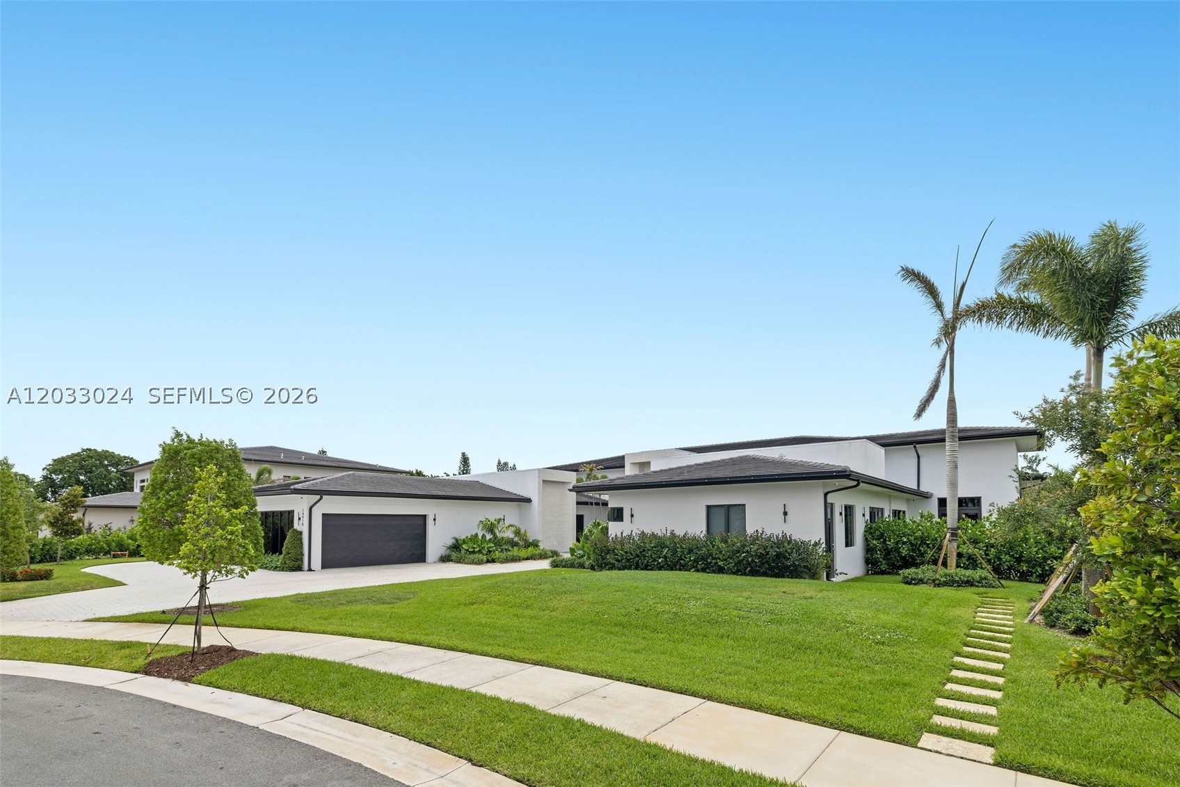 ZONA WEST - Residential
