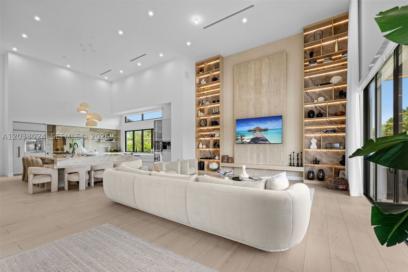 ZONA WEST - Residential