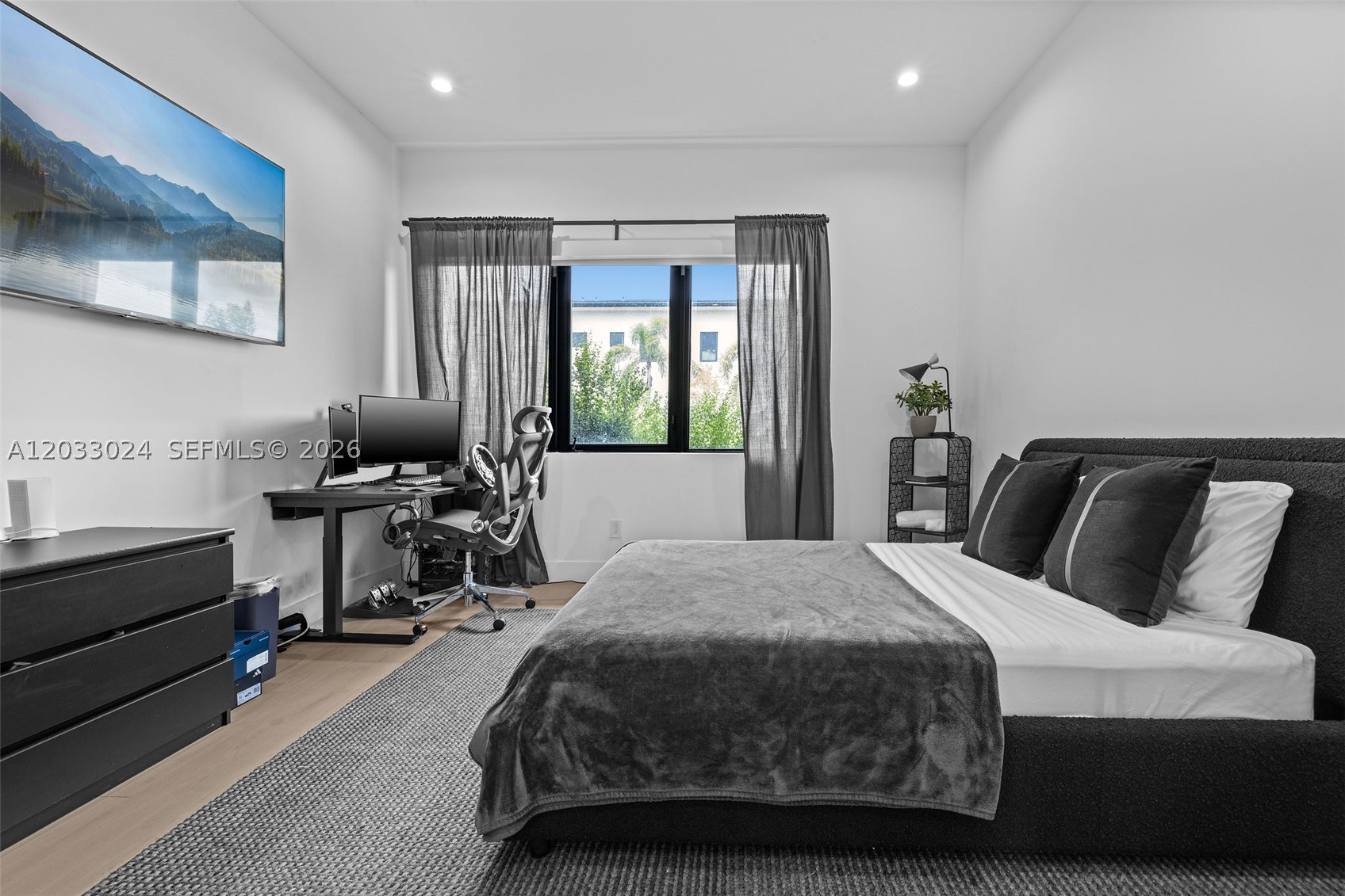ZONA WEST - Residential