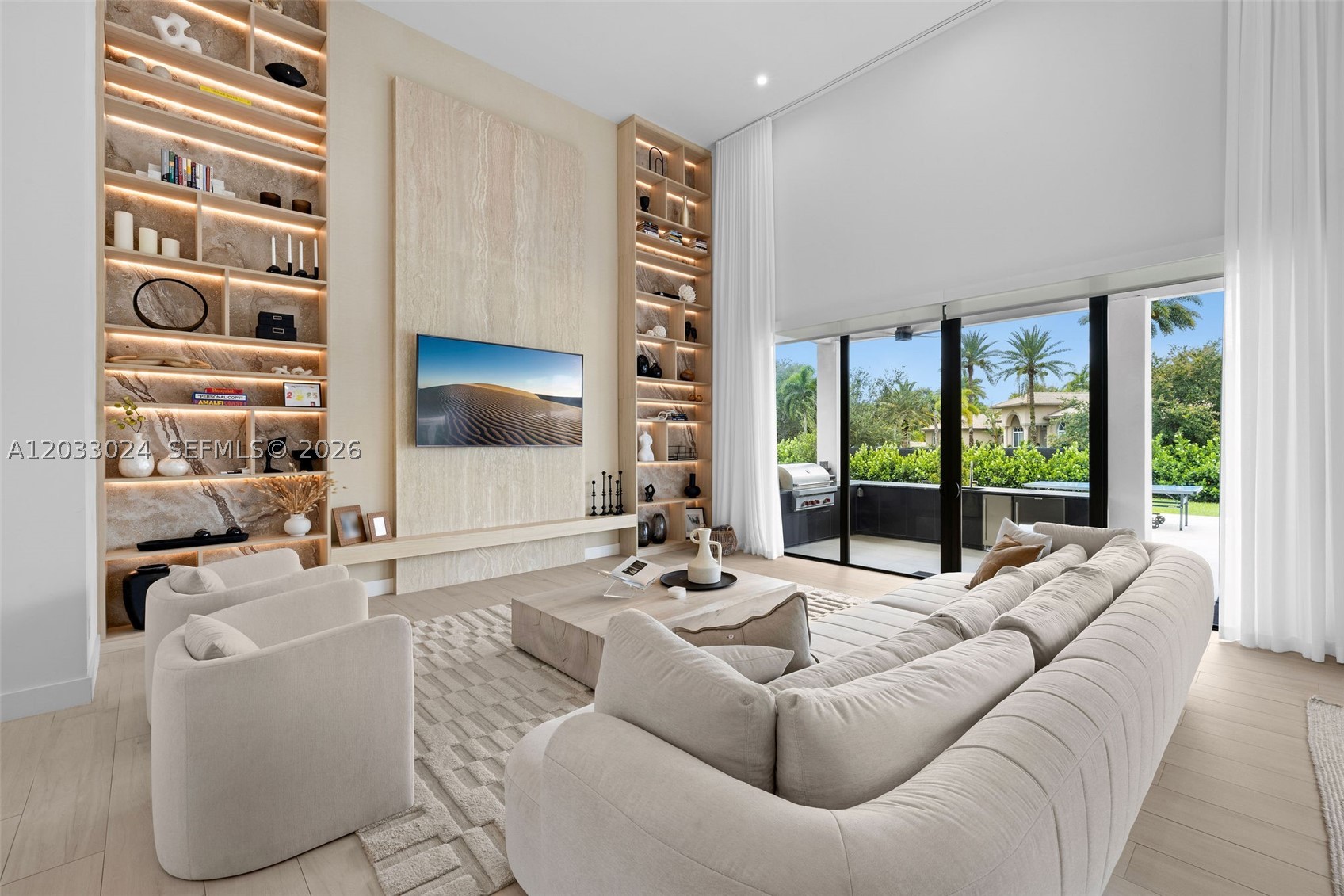 ZONA WEST - Residential