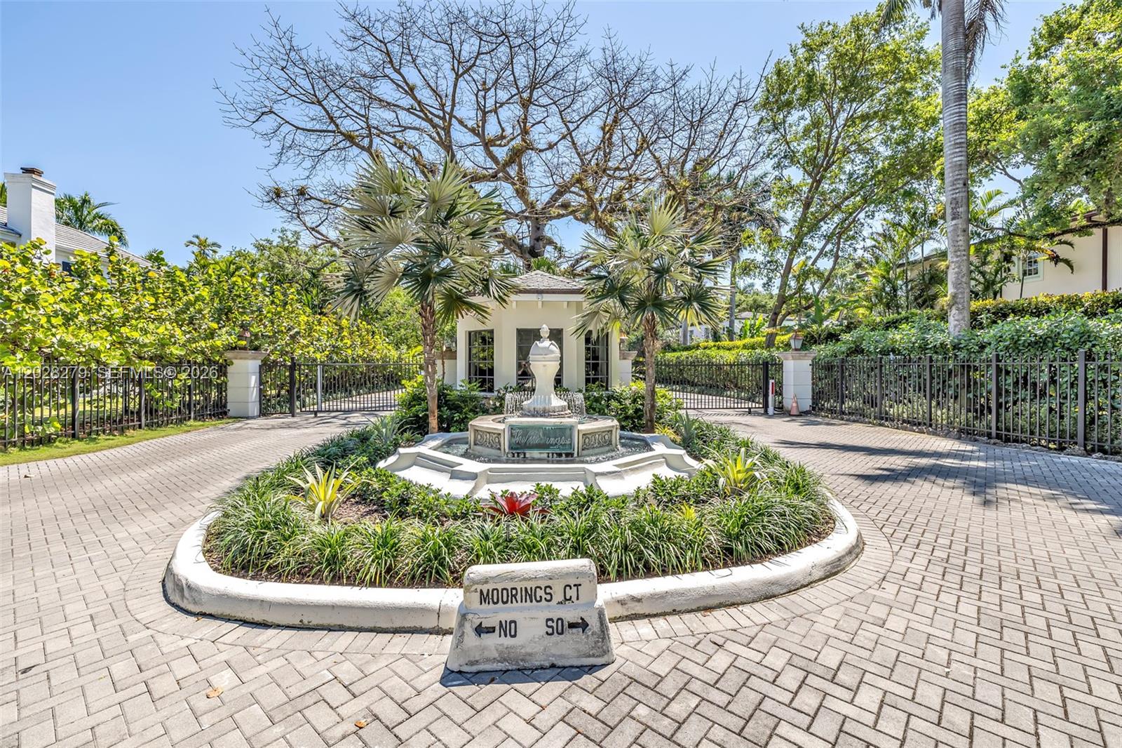 THE MOORINGS - Residential