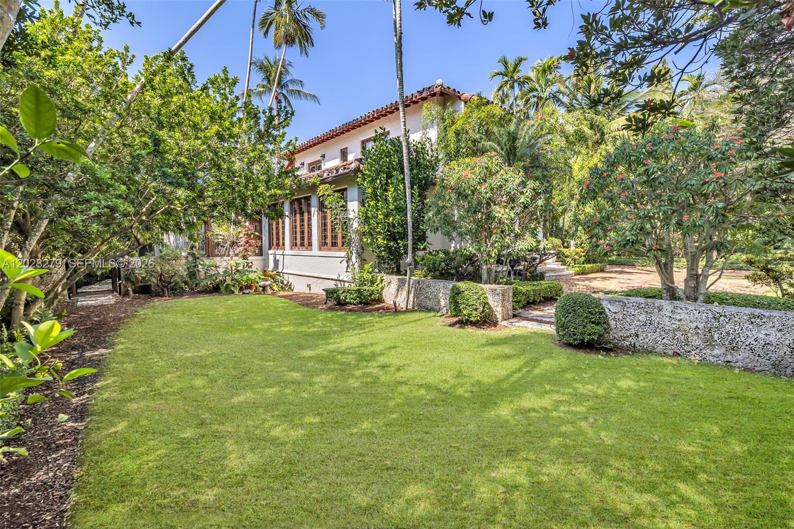 THE MOORINGS - Residential