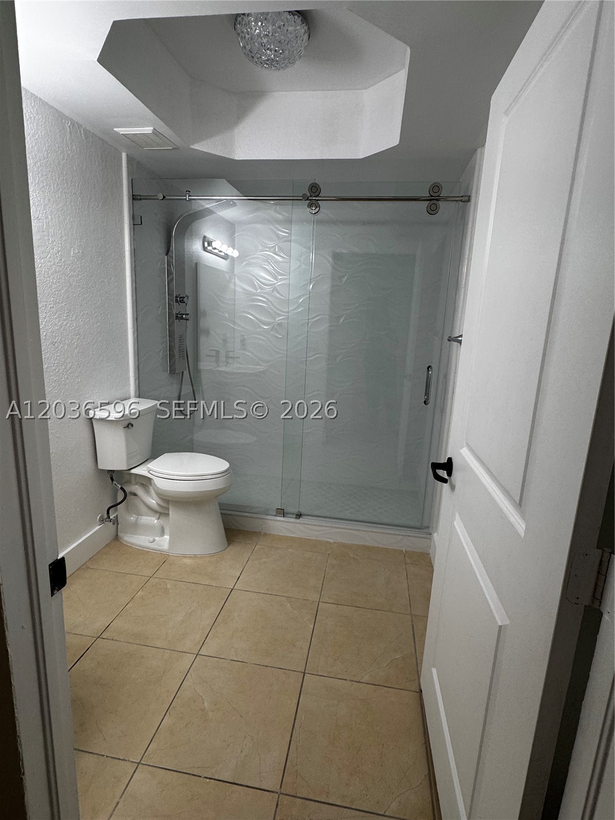 THE LUXOR RESIDENCES COND - Residential Lease