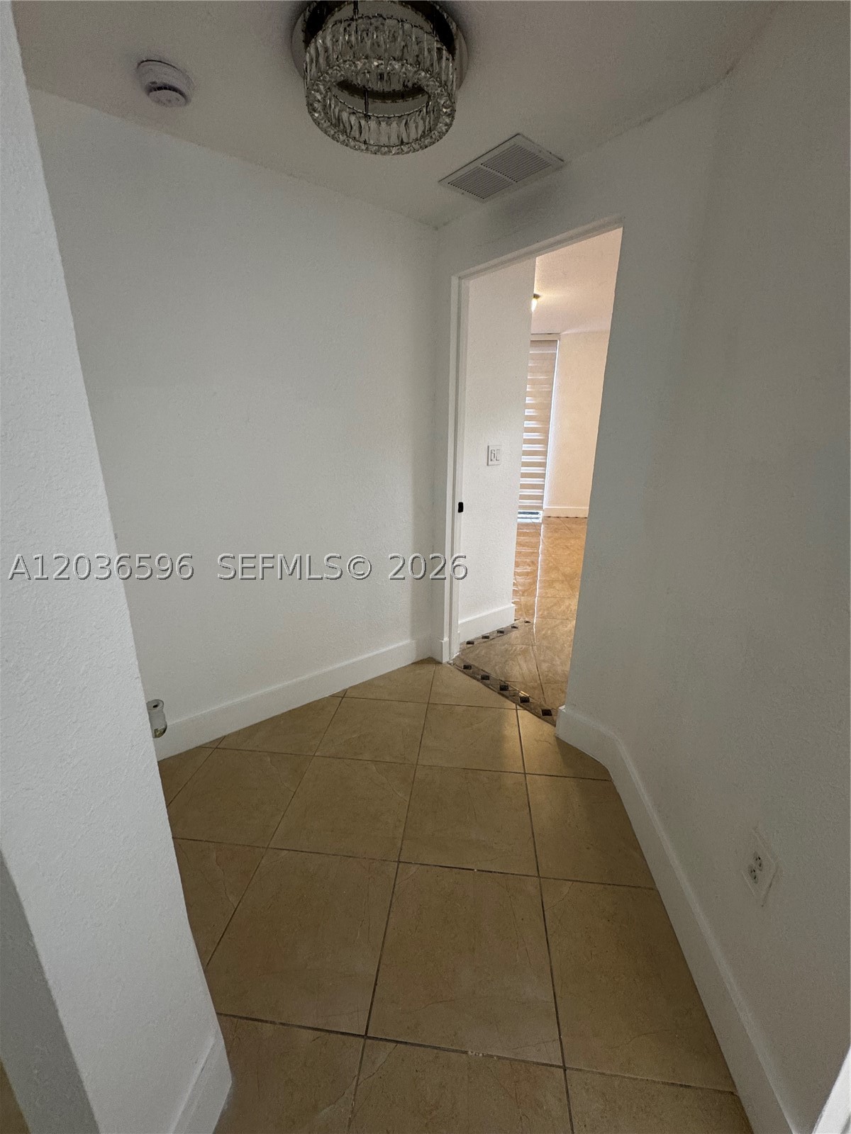 THE LUXOR RESIDENCES COND - Residential Lease