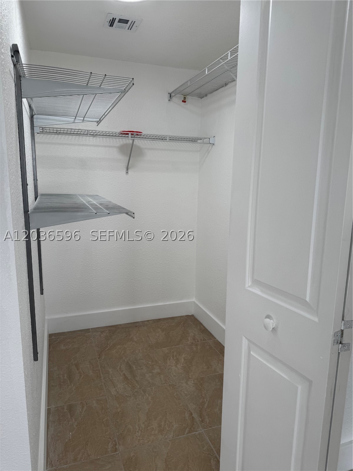 THE LUXOR RESIDENCES COND - Residential Lease
