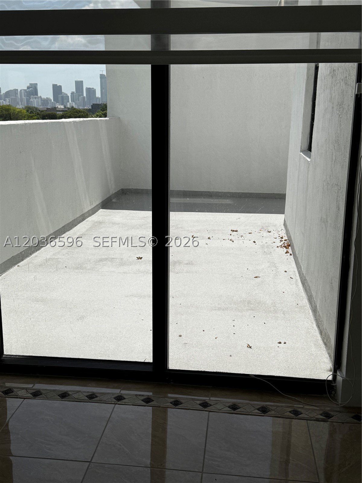 THE LUXOR RESIDENCES COND - Residential Lease