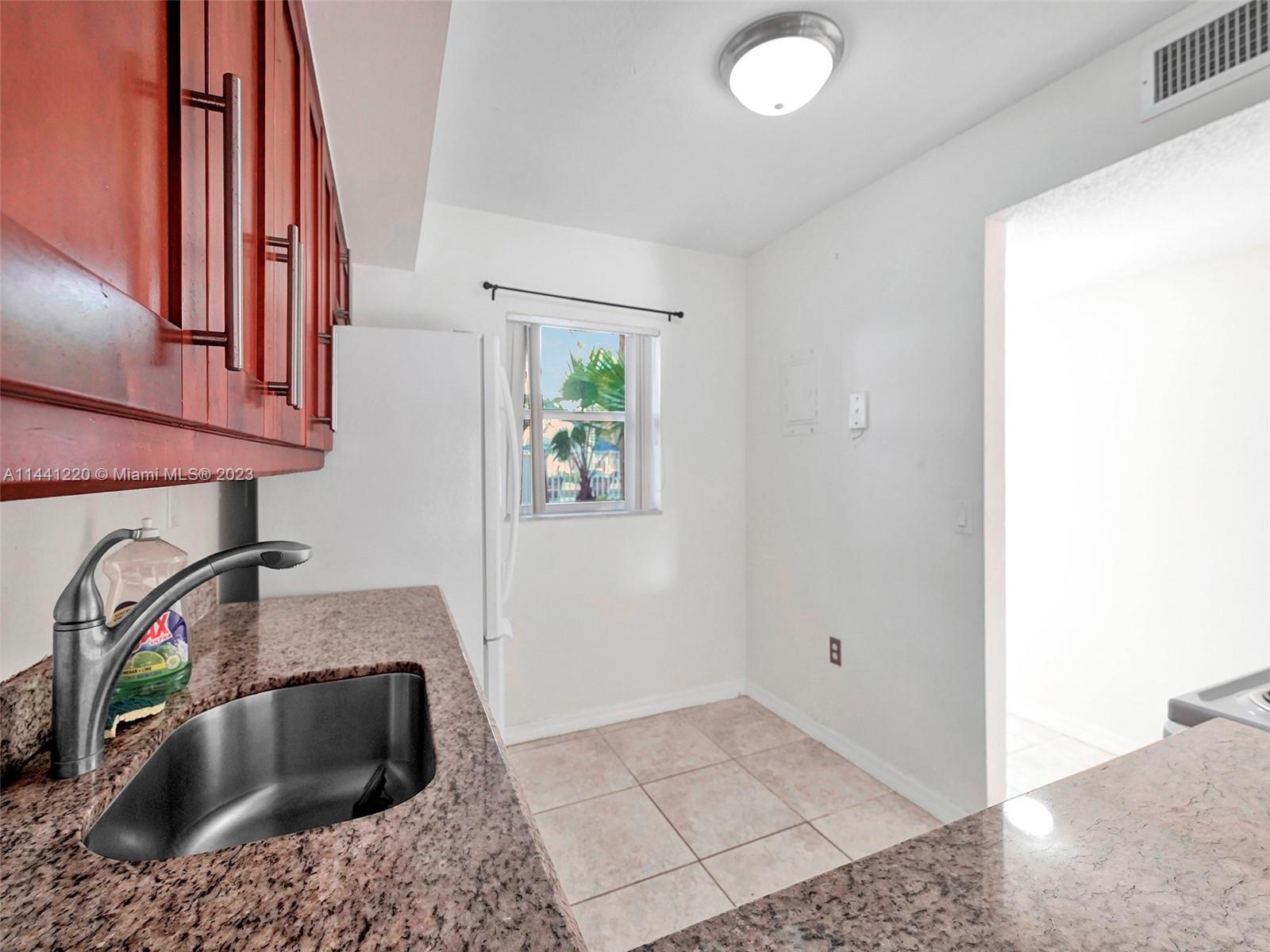 SUNWOOD CONDO - Residential Lease