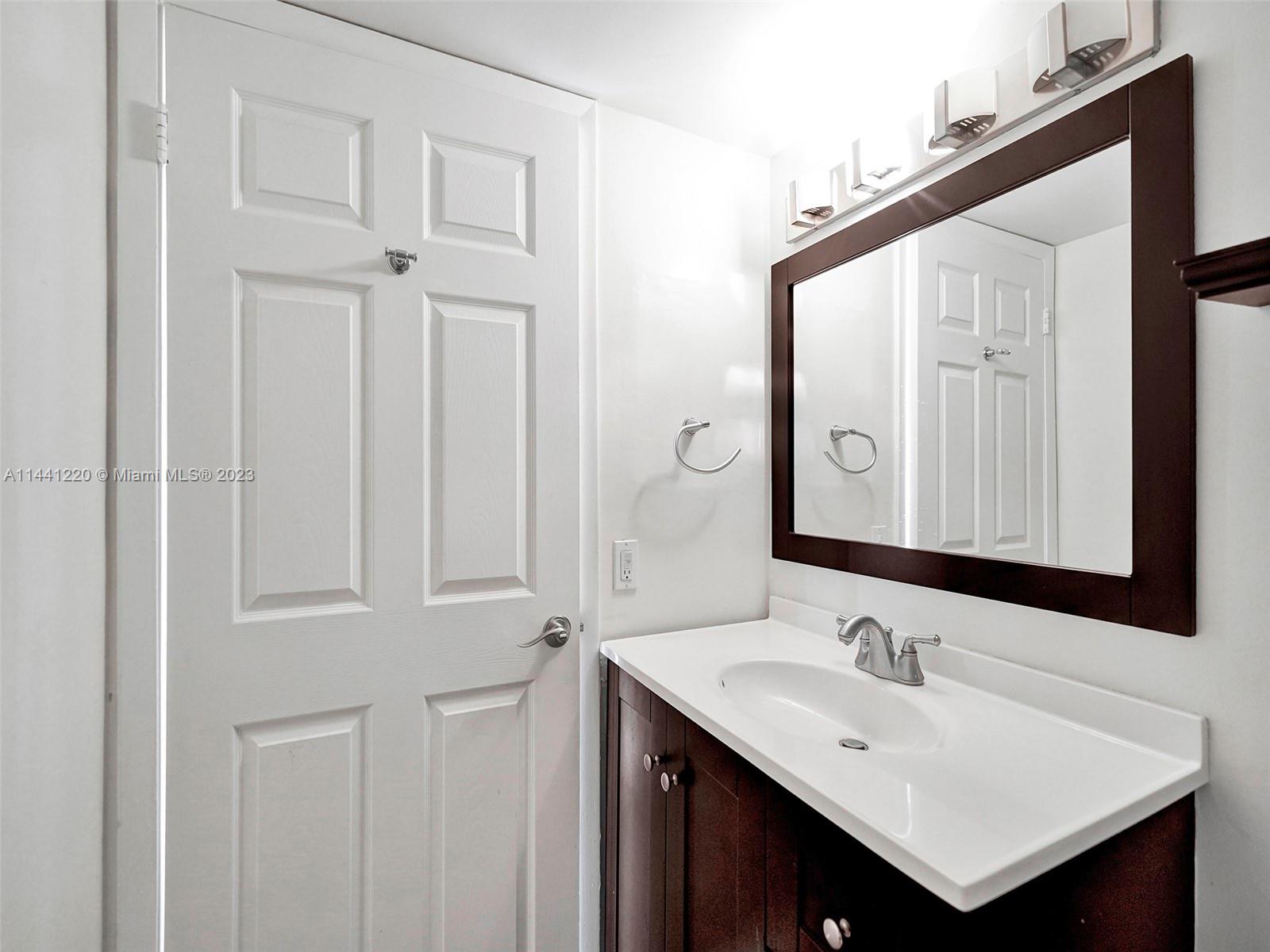 SUNWOOD CONDO - Residential Lease