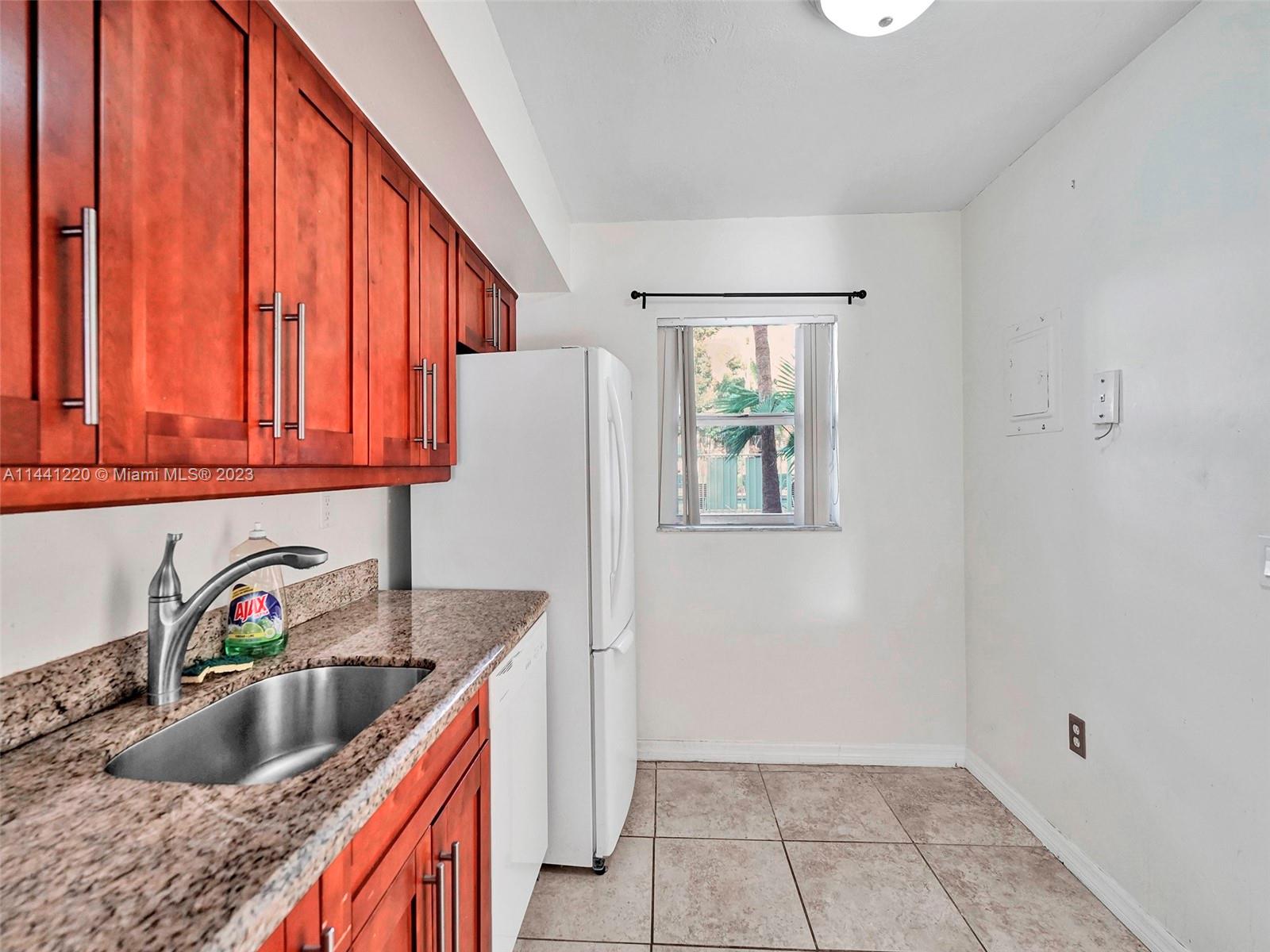 SUNWOOD CONDO - Residential Lease