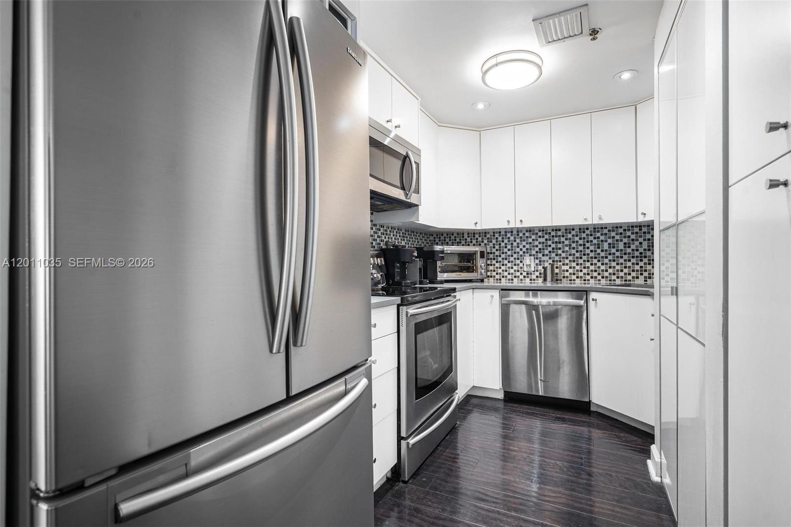 CLEARVIEW TOWERS CONDO - Residential