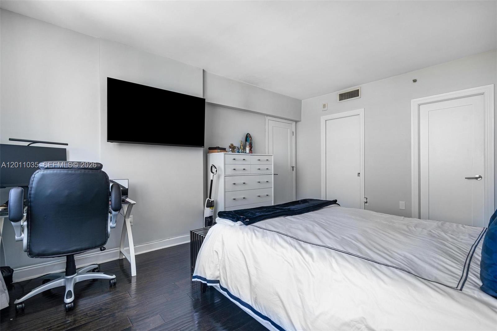 CLEARVIEW TOWERS CONDO - Residential