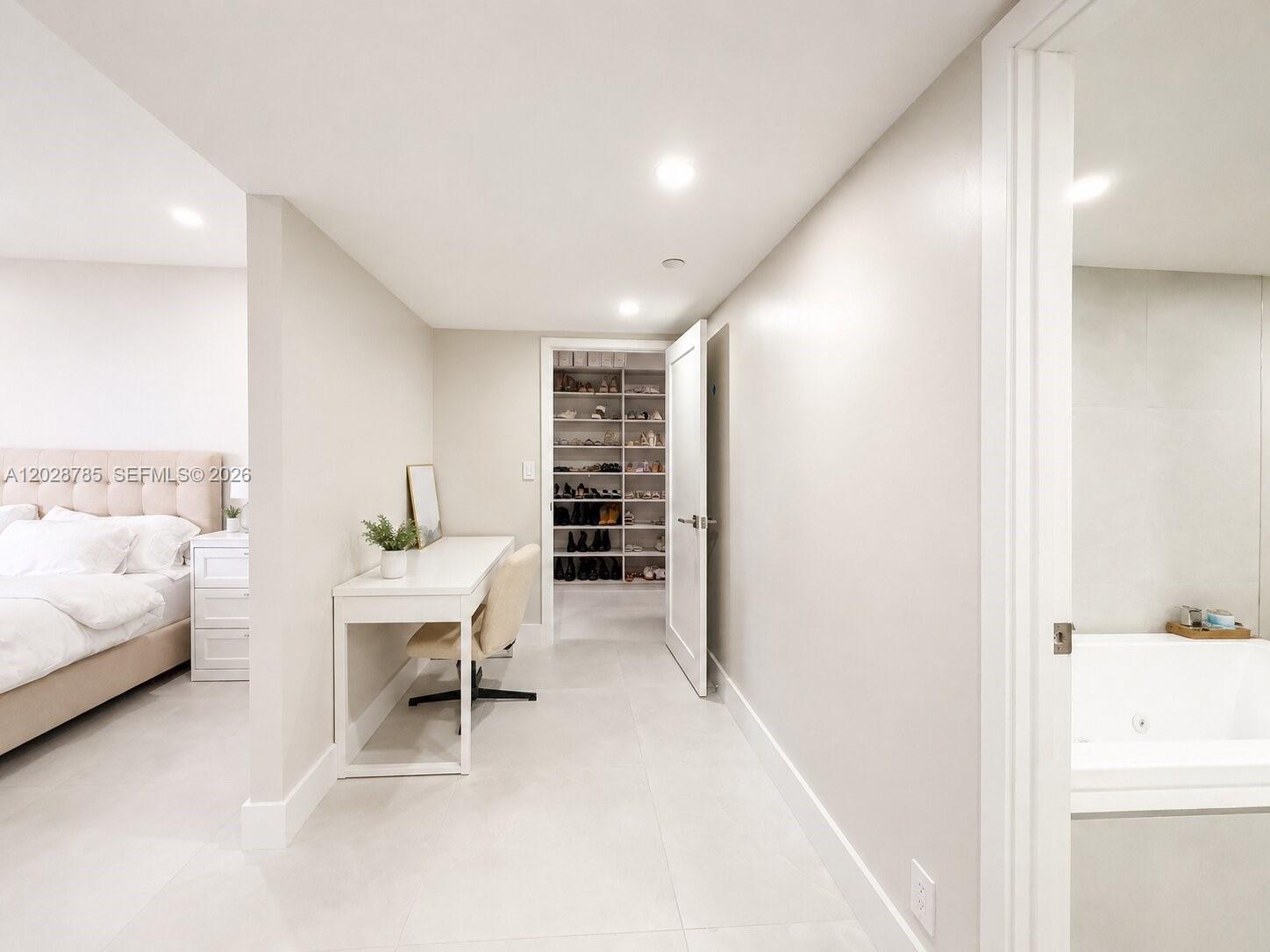 TURNBERRY ISLE SOUTH COND - Residential Lease
