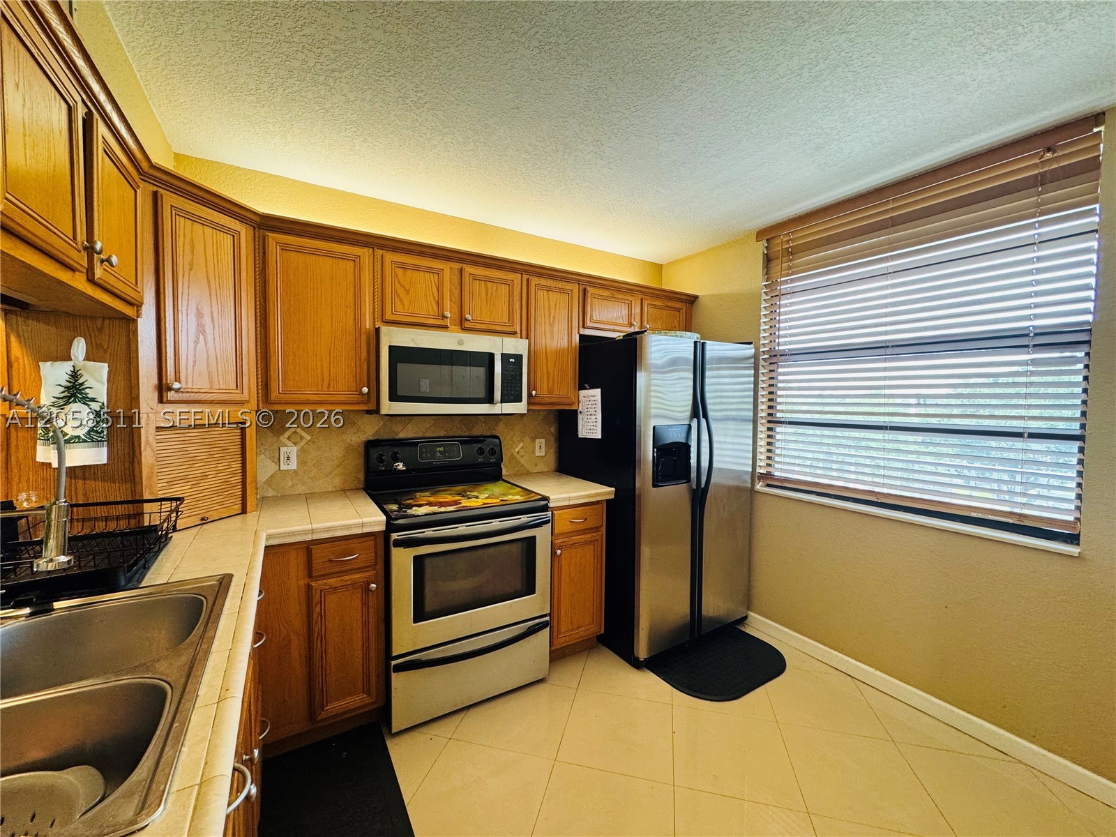 CONDO 25 OF WHITEHALL CON - Residential