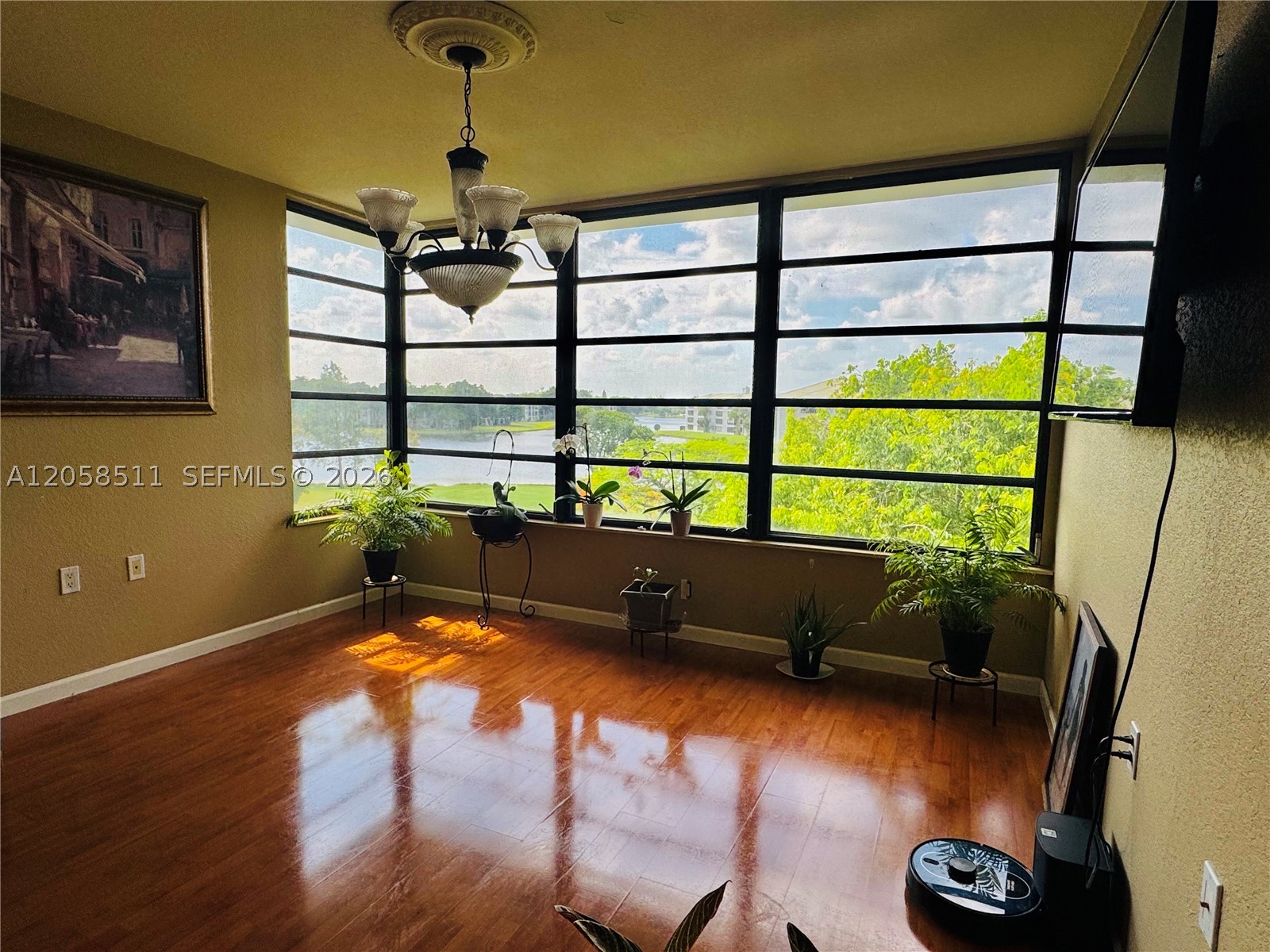 CONDO 25 OF WHITEHALL CON - Residential