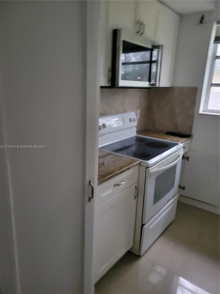 ROSE CONDO - Residential Lease
