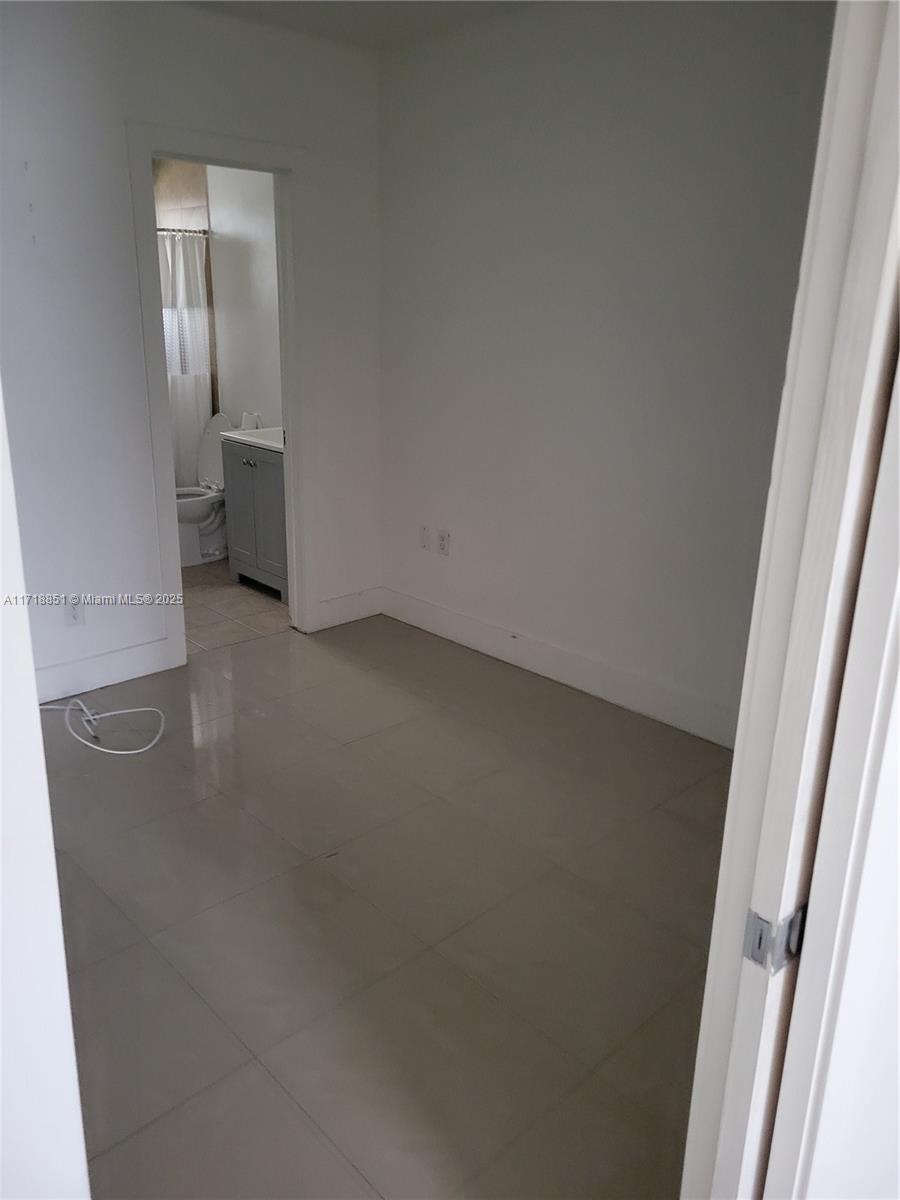 ROSE CONDO - Residential Lease