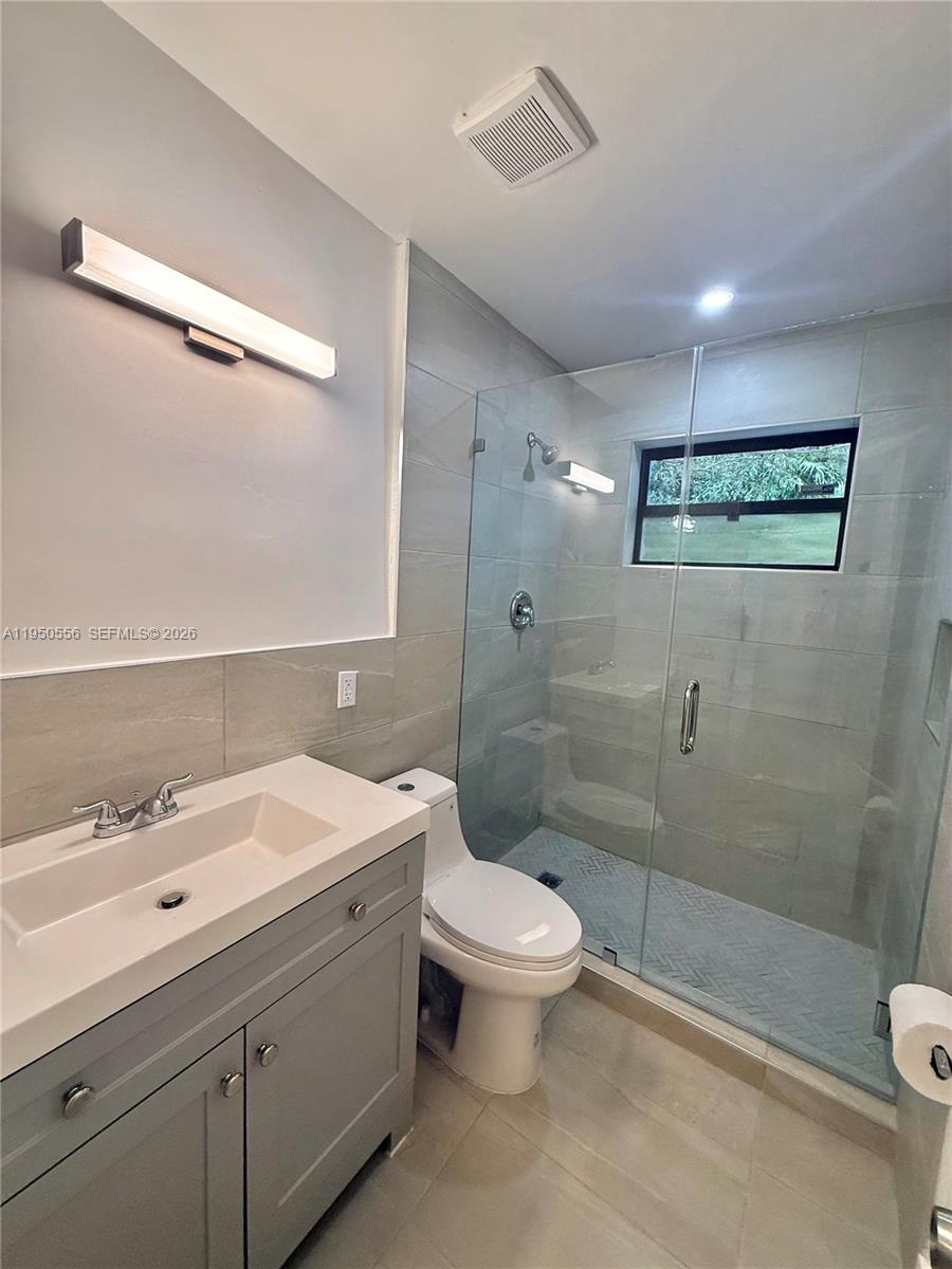 DAVIS CITRUS FARMS - Residential Lease