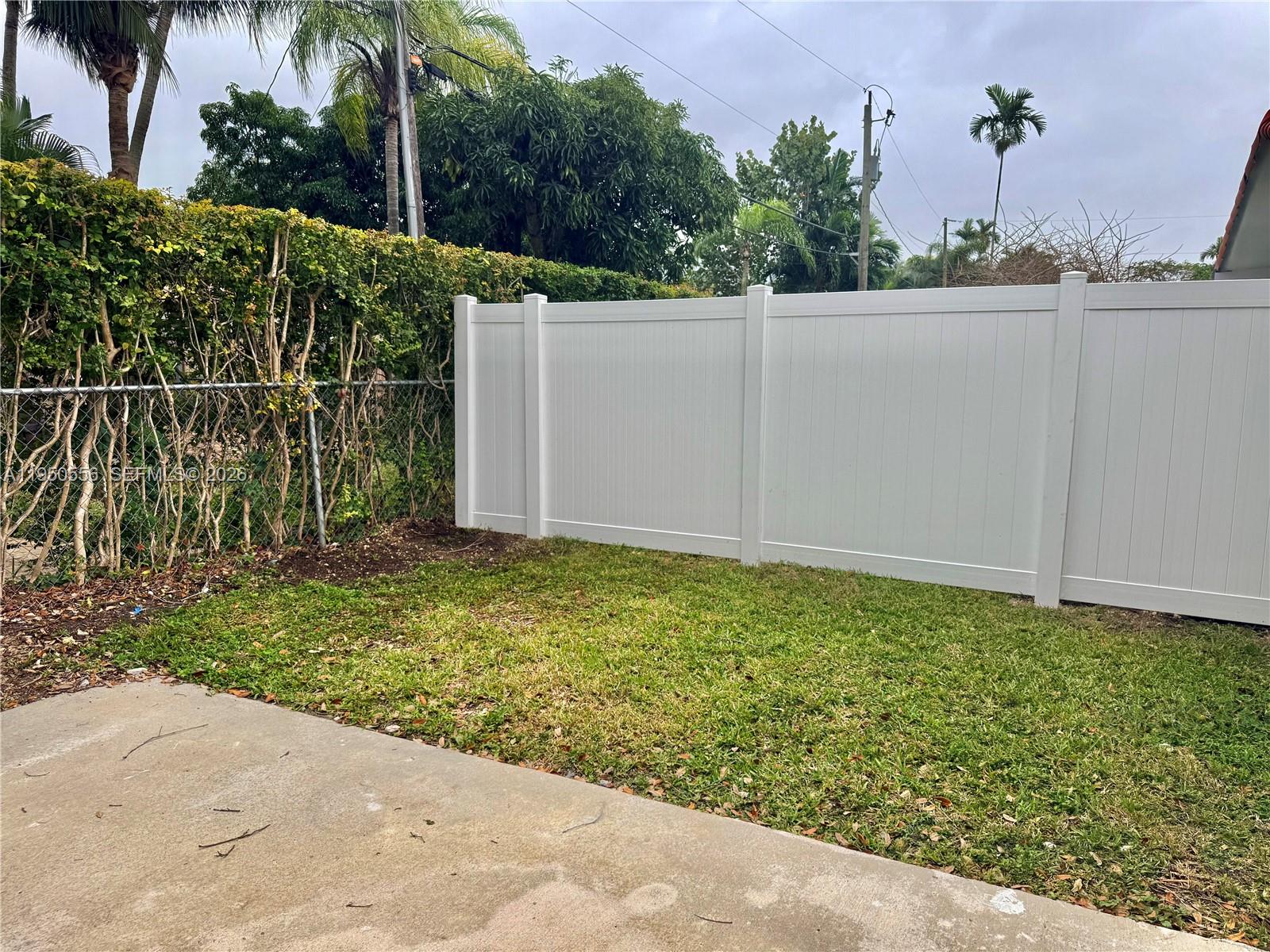 DAVIS CITRUS FARMS - Residential Lease