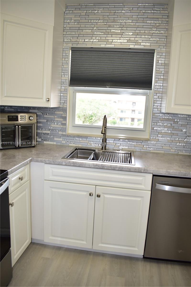 SUNRISE LAKES 98 CONDO - Residential