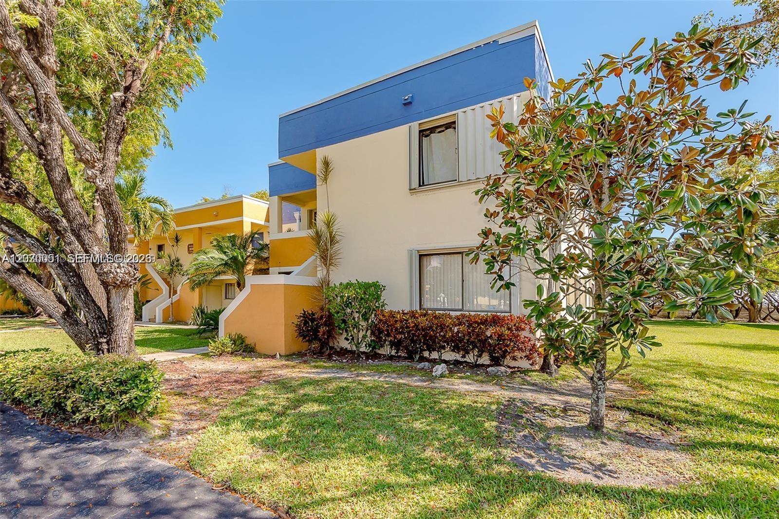 RACQUET CLUB VILLAGE APAR - Residential